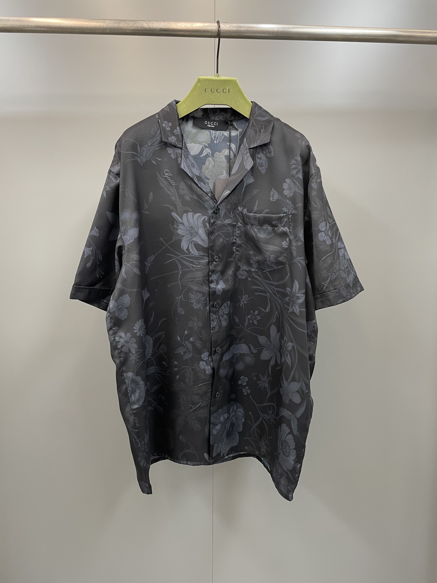 NO:775382,G's 26 new long-sleeved shirts are made of twill technical silk, with all-over floral prints to express a unique charm., Gucci - Clothing, gucci, gucci, shirts,19860909G家26新款长袖衬衫甄选斜纹科技丝打造,通体花卉印花尽释别致韵调.,古驰-服装,gucci,gucci,shirts,,Women's clothing