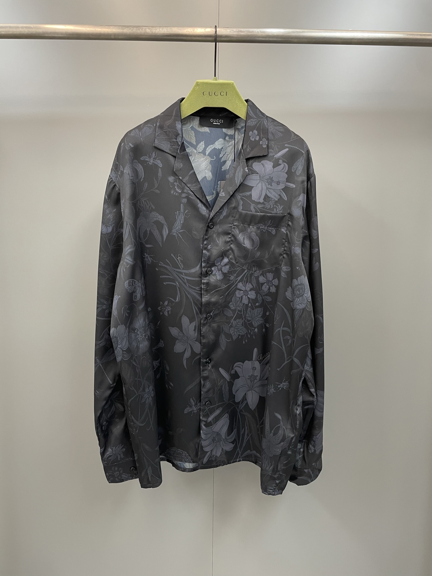 NO:779353,G's 26 new long-sleeved shirts are made of twill technical silk, with all-over floral prints to express a unique charm., Gucci - Clothing, gucci, gucci, shirts,19860909G家26新款长袖衬衫甄选斜纹科技丝打造,通体花卉印花尽释别致韵调.,古驰-服装,gucci,gucci,shirts,,Women's clothing