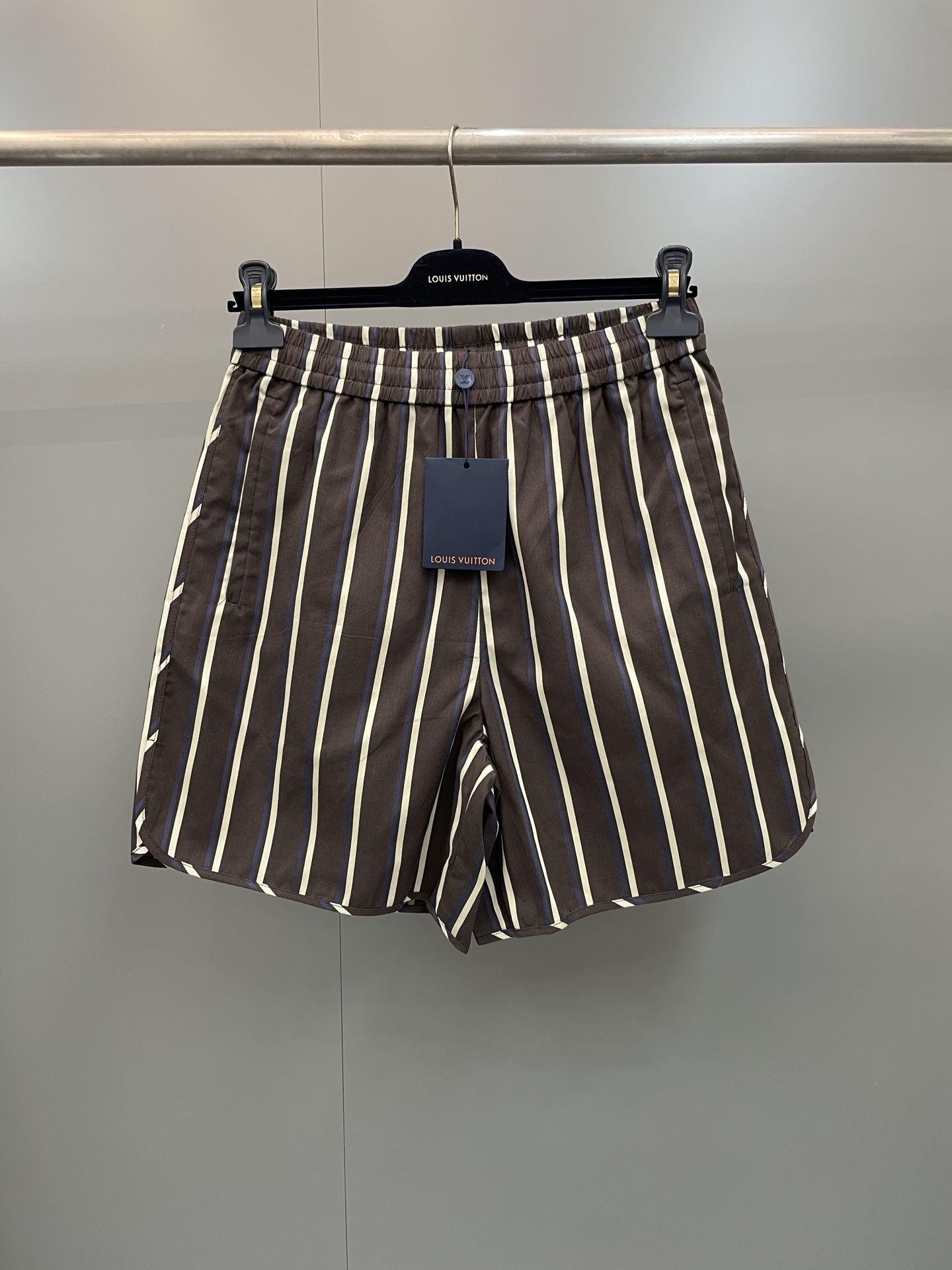 NO:784033,Lujia 26ss new LOUIS VUITTON × Pharrell Williams spring and summer show series striped drawstring shorts high version!  ,Louis Vuitton-clothing,louis vuitton,louis vuitton,louis vuitton,louis vuitton,shorts,19860909驴家26ss新款LOUIS VUITTON × Pharrell Williams 春夏秀场系列 条纹抽绳短裤 高版本！,路易威登-服装,louis vuitton,louis vuitton,louis vuitton,louis vuitton,shorts,,Women's clothing
