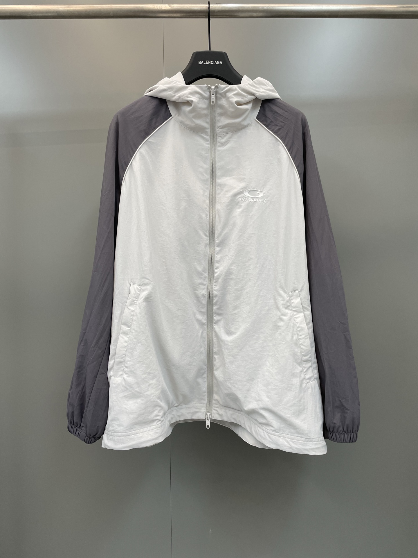 NO:783958,Balenciaga 26ss new color-blocked zipper hooded jacket loose fit, Balenciaga-clothing, balenciaga, balenciaga, jackets & coats, jackets & coats, hats,19860909巴黎家26ss新款拼色拉链连帽夹克外套 宽松版型,巴黎世家-服装,balenciaga,balenciaga,jackets & coats,jackets & coats,hats,,Women's clothing