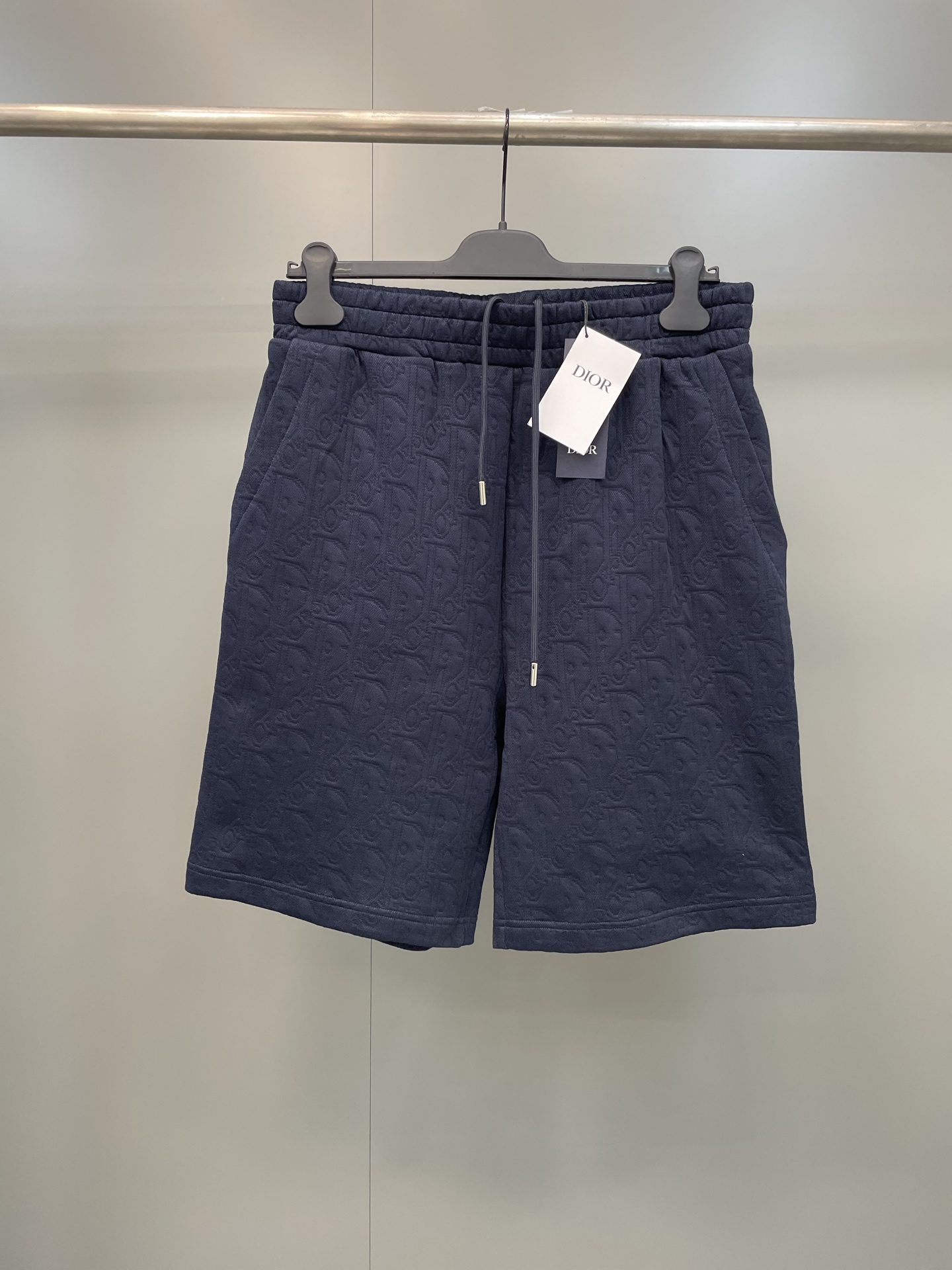 NO:786779,Dior26ss solid color all-over elastic straight casual shorts high version., Dior-clothing, dior, dior, shorts,19860909Dior26ss纯色满印松紧直筒休闲短裤 高版本.,迪奥-服装,dior,dior,shorts,,Women's clothing