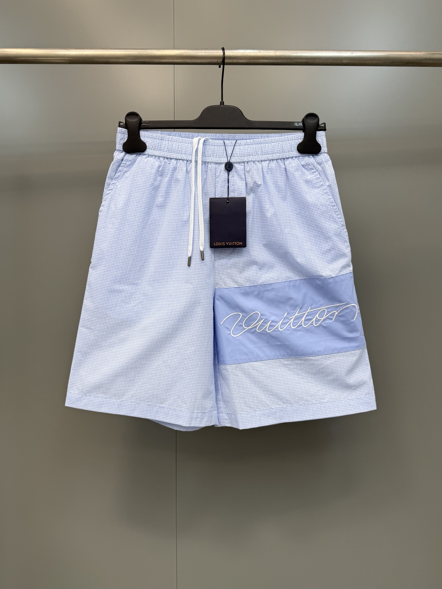 NO:818325,Lujia 26ss new spring series plaid embroidered logo drawstring shorts,Louis Vuitton-clothing,louis vuitton,louis vuitton,louis vuitton,shorts,19860909驴家26ss新款春季系列 格纹刺绣标识抽绳短裤,路易威登-服装,louis vuitton,louis vuitton,louis vuitton,shorts,,Women's clothing