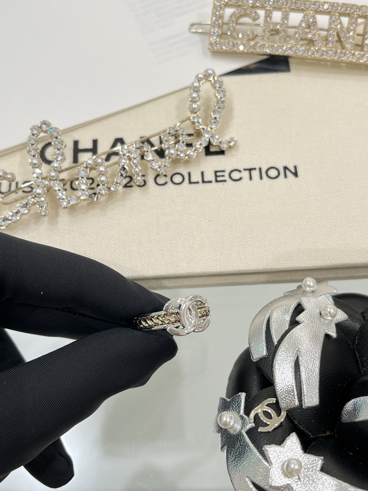 Chanel Silver & Gold-Tone Metal Ring with Interlocking CC Logo 5 i1753081027734 6873 0 3