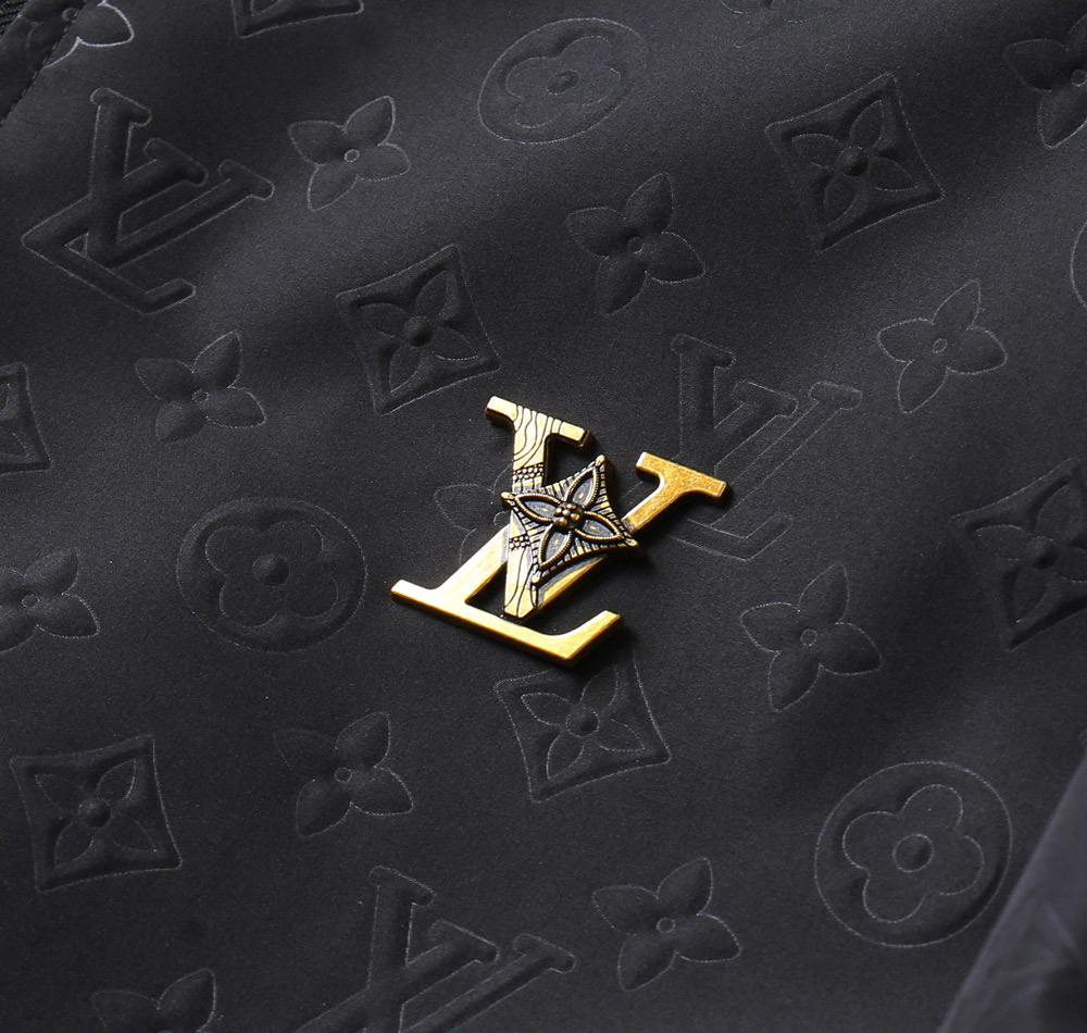 Louis Vuitton 2025 Spring New Men's Black Jacket, Comfortable and Warm 8 i1738042881404 6282 0 11