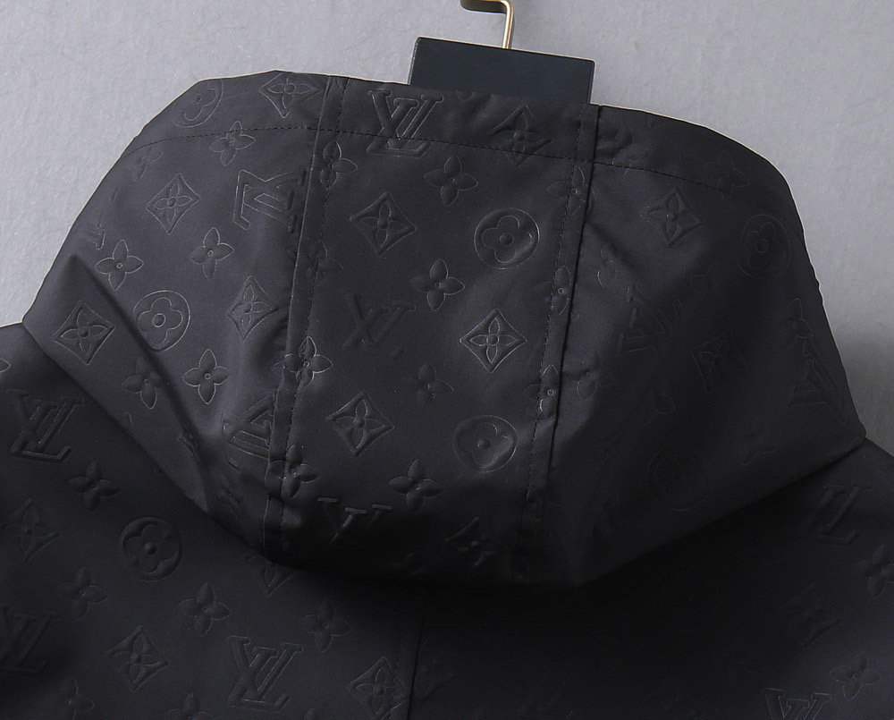Louis Vuitton 2025 Spring New Men's Black Jacket, Comfortable and Warm 6 i1738042882015 5328 0 3