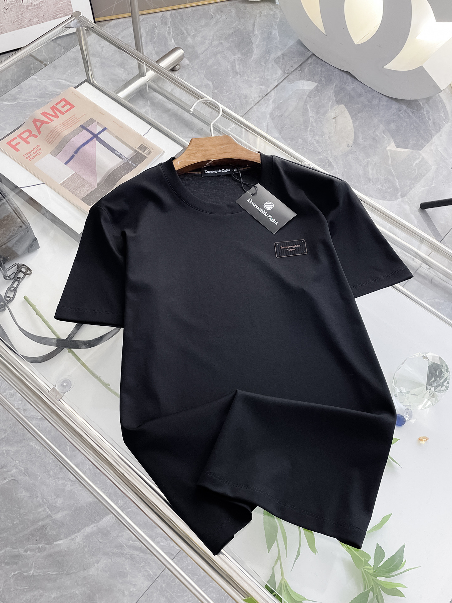 Alternative view of T-Shirt 01712