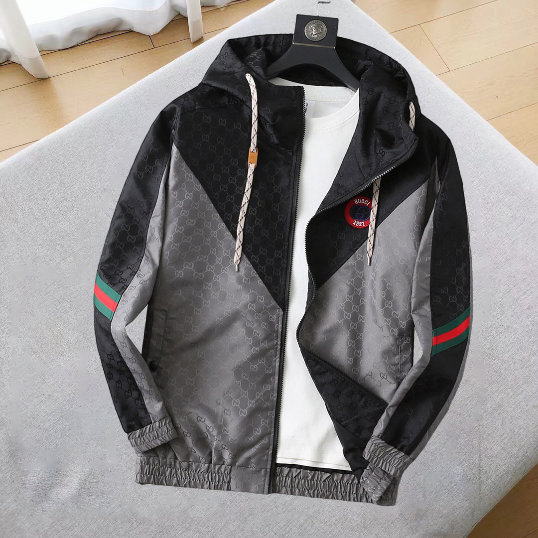 NO:124411,Guqi 2025 Spring New Jacket Jacket, the new product on the show is perfect, comfortable and warm, the three standards are complete in color and full and attractive, and the very outstanding design easily advances the sense of fashion, the workmanship is extremely exquisite and rigorous, and the wiring is neat and meticulous!  A masterpiece of a big-name designer!  The upper body doesn't look bloated and super handsome!  Spot code M ~ XXXL,,jackets & coats,jackets & coats,alexander wang19860909古奇 2025开春新款夹克外套,秀场新品品相非常完美,舒适保暖,三标齐全色泽饱满诱人,非常出彩的设计,轻松将时髦感进阶,做工极为考究严谨,走线工整细致！大牌设计师巨作！上身不显臃肿、超级帅气！现货码数M ～ XXXL,,jackets & coats,jackets & coats,alexander wang,Men's clothing