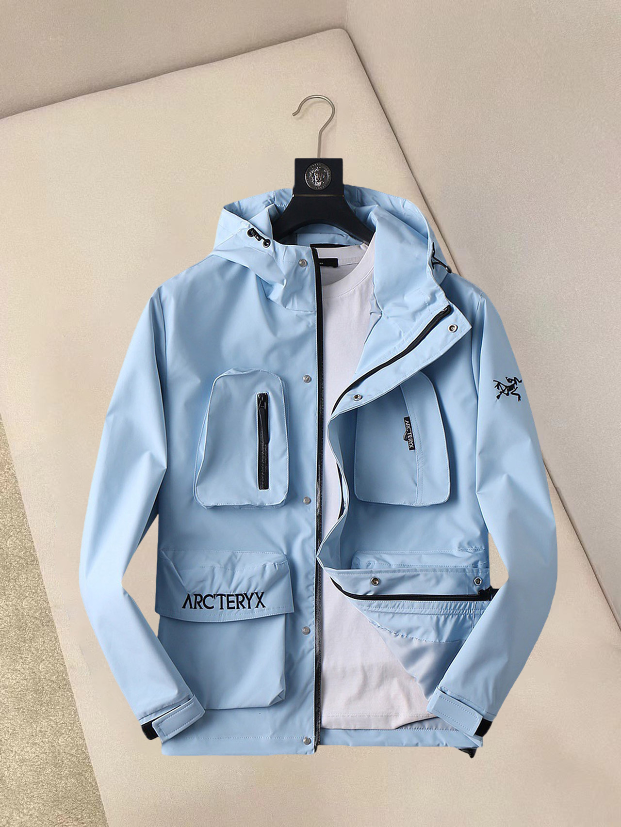 NO:132284,Archaeopteryx 2025 spring new jacket jacket, the new product on the show is perfect, comfortable and warm, the three standards are complete in color and full and attractive, and the very outstanding design easily advances the sense of fashion, the workmanship is extremely exquisite and rigorous, and the wiring is neat and meticulous!  A masterpiece of a big-name designer!  The upper body doesn't look bloated and super handsome!  Spot code M ~ XXXL,arc'teryx,jackets & coats,jackets & coats,alexander wang19860909始祖鸟 2025春季新款夹克外套,秀场新品品相非常完美,舒适保暖,三标齐全色泽饱满诱人,非常出彩的设计,轻松将时髦感进阶,做工极为考究严谨,走线工整细致！大牌设计师巨作！上身不显臃肿、超级帅气！现货码数M ～ XXXL,arc'teryx,jackets & coats,jackets & coats,alexander wang,Men's clothing