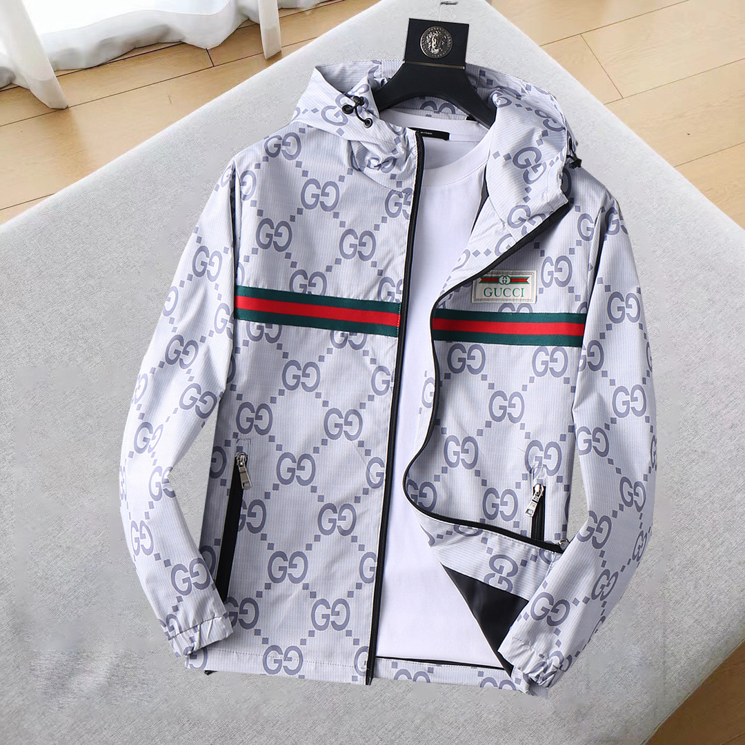 NO:124359,Guqi 2025 Spring New Jacket Jacket, the new product on the show is perfect, comfortable and warm, the three standards are complete in color and full and attractive, and the very outstanding design easily advances the sense of fashion, the workmanship is extremely exquisite and rigorous, and the wiring is neat and meticulous!  A masterpiece of a big-name designer!  The upper body doesn't look bloated and super handsome!  Spot code M ~ XXXL,,jackets & coats,jackets & coats,alexander wang19860909古奇 2025开春新款夹克外套,秀场新品品相非常完美,舒适保暖,三标齐全色泽饱满诱人,非常出彩的设计,轻松将时髦感进阶,做工极为考究严谨,走线工整细致！大牌设计师巨作！上身不显臃肿、超级帅气！现货码数M ～ XXXL,,jackets & coats,jackets & coats,alexander wang,Men's clothing