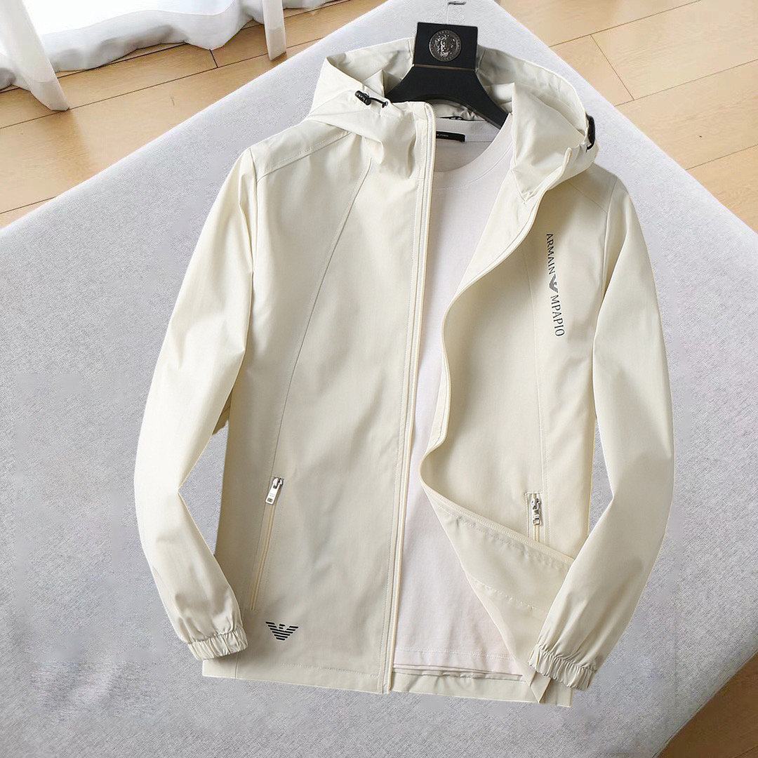 NO:124362,Armani's new jacket jacket in the spring of 2025, the new product on the show is perfect, comfortable and warm, the three standards are complete in color and full and attractive, and the very outstanding design easily advances the sense of fashion. The workmanship is extremely exquisite and rigorous, and the wiring is neat and meticulous!  A masterpiece of a big-name designer!  The upper body doesn't look bloated and super handsome!  Spot code M ~ XXXL,,armani,jackets & coats,jackets & coats,alexander wang19860909阿玛尼 2025开春新款夹克外套,秀场新品品相非常完美,舒适保暖,三标齐全色泽饱满诱人,非常出彩的设计,轻松将时髦感进阶,做工极为考究严谨,走线工整细致！大牌设计师巨作！上身不显臃肿、超级帅气！现货码数M ～ XXXL,,armani,jackets & coats,jackets & coats,alexander wang,Men's clothing