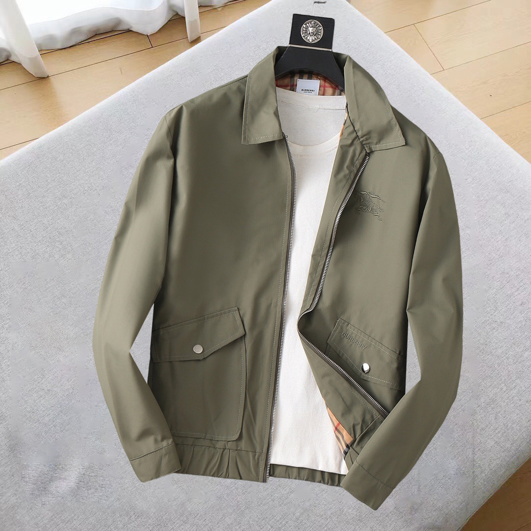 NO:124348,Burberry's new spring jacket 2025, the new product on the show is perfect, comfortable and warm, the three-standard complete colors and full and attractive, and the very outstanding design easily advances the sense of fashion. The workmanship is extremely exquisite and rigorous, and the wiring is neat and meticulous!  A masterpiece of a big-name designer!  The upper body doesn't look bloated and super handsome!  Spot code M ~ XXXL,,burberry,jackets & coats,jackets & coats,alexander wang19860909巴宝莉 2025开春新款夹克外套,秀场新品品相非常完美,舒适保暖,三标齐全色泽饱满诱人,非常出彩的设计,轻松将时髦感进阶,做工极为考究严谨,走线工整细致！大牌设计师巨作！上身不显臃肿、超级帅气！现货码数M ～ XXXL,,burberry,jackets & coats,jackets & coats,alexander wang,Men's clothing