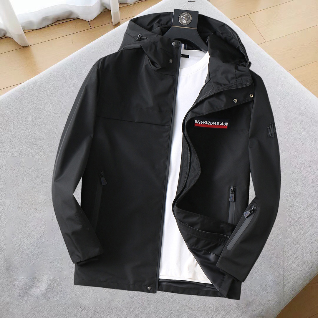 NO:124358,The new jacket and jacket for the spring of 2025 are perfect in the show, comfortable and warm, the three-standard complete colors and full and attractive, and the very outstanding design easily advances the sense of fashion. The workmanship is extremely exquisite and rigorous, and the wiring is neat and meticulous!  A masterpiece of a big-name designer!  The upper body doesn't look bloated and super handsome!  Spot code M ~ XXXL,,Moncler,jackets & coats,jackets & coats,alexander wang19860909蒙口 2025开春新款夹克外套,秀场新品品相非常完美,舒适保暖,三标齐全色泽饱满诱人,非常出彩的设计,轻松将时髦感进阶,做工极为考究严谨,走线工整细致！大牌设计师巨作！上身不显臃肿、超级帅气！现货码数M ～ XXXL,,Moncler,jackets & coats,jackets & coats,alexander wang,Men's clothing