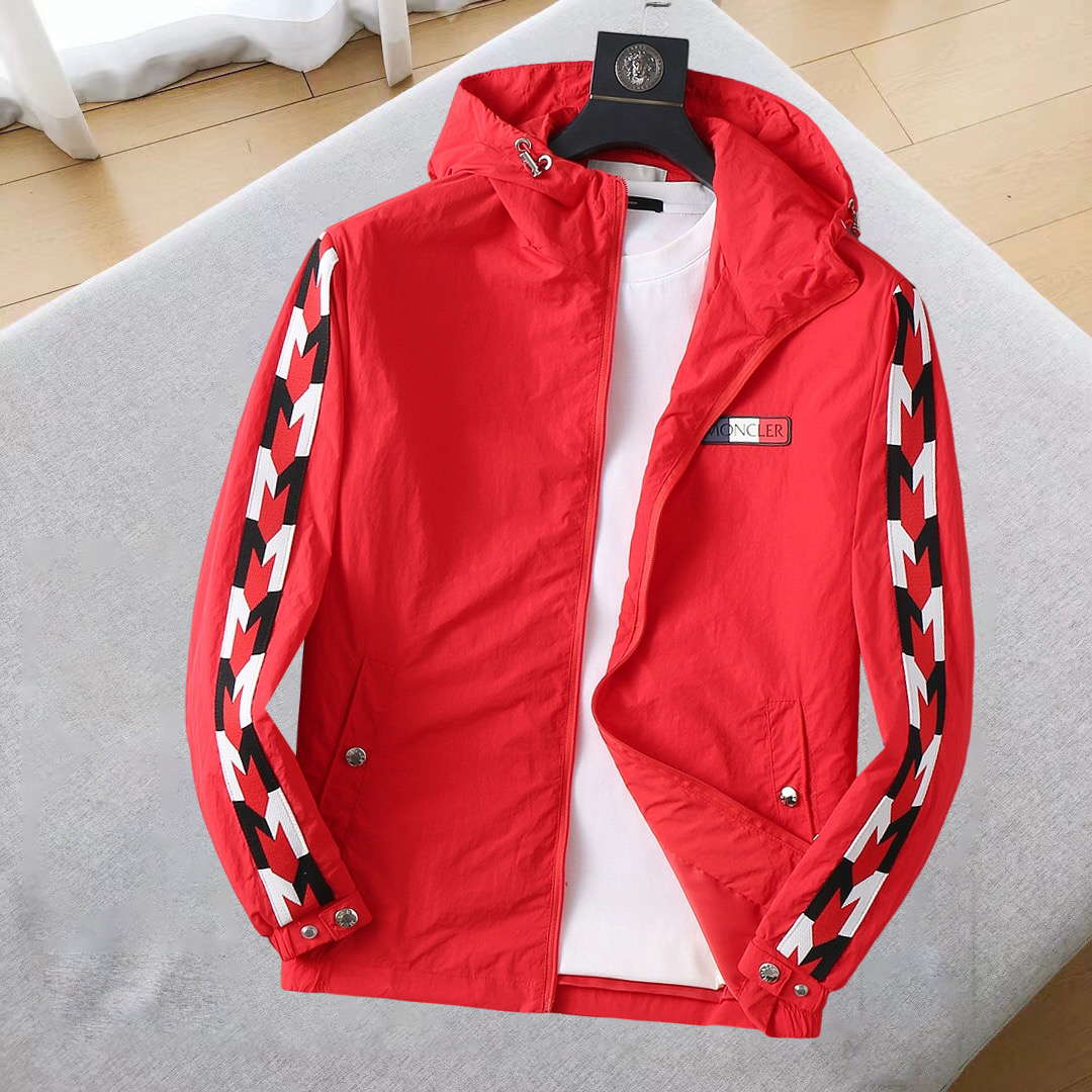 NO:124363,The new jacket and jacket for the spring of 2025 are perfect in the show, comfortable and warm, the three-standard complete colors and full and attractive, and the very outstanding design easily advances the sense of fashion. The workmanship is extremely exquisite and rigorous, and the wiring is neat and meticulous!  A masterpiece of a big-name designer!  The upper body doesn't look bloated and super handsome!  Spot code M ~ XXXL,,Moncler,jackets & coats,jackets & coats,alexander wang19860909蒙口 2025开春新款夹克外套,秀场新品品相非常完美,舒适保暖,三标齐全色泽饱满诱人,非常出彩的设计,轻松将时髦感进阶,做工极为考究严谨,走线工整细致！大牌设计师巨作！上身不显臃肿、超级帅气！现货码数M ～ XXXL,,Moncler,jackets & coats,jackets & coats,alexander wang,Men's clothing