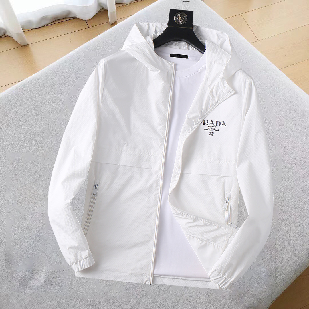 NO:124373,Prada 2025 Spring New Jacket Jacket, the new product on the show is perfect, comfortable and warm, the three standards are complete in color and full and attractive, and the very outstanding design easily advances the sense of fashion, the workmanship is extremely exquisite and rigorous, and the wiring is neat and meticulous!  A masterpiece of a big-name designer!  The upper body doesn't look bloated and super handsome!  Spot code M ~ XXXL,,prada,jackets & coats,jackets & coats,alexander wang19860909普拉达 2025开春新款夹克外套,秀场新品品相非常完美,舒适保暖,三标齐全色泽饱满诱人,非常出彩的设计,轻松将时髦感进阶,做工极为考究严谨,走线工整细致！大牌设计师巨作！上身不显臃肿、超级帅气！现货码数M ～ XXXL,,prada,jackets & coats,jackets & coats,alexander wang,Men's clothing