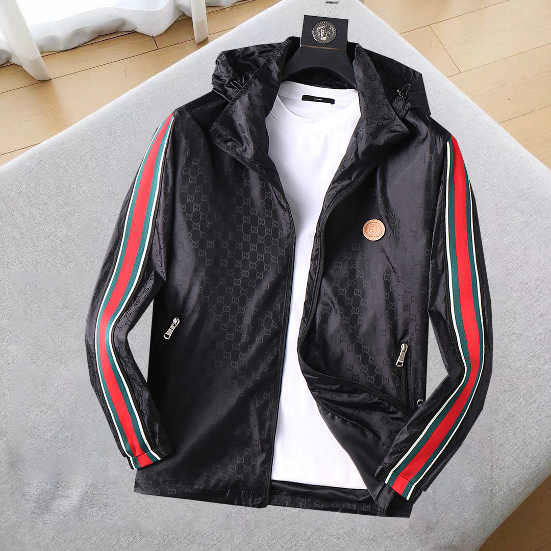 NO:124383,Guqi 2025 Spring New Jacket Jacket, the new product on the show is perfect, comfortable and warm, the three standards are complete in color and full and attractive, and the very outstanding design easily advances the sense of fashion, the workmanship is extremely exquisite and rigorous, and the wiring is neat and meticulous!  A masterpiece of a big-name designer!  The upper body doesn't look bloated and super handsome!  Spot code M ~ XXXL,,jackets & coats,jackets & coats,alexander wang19860909古奇 2025开春新款夹克外套,秀场新品品相非常完美,舒适保暖,三标齐全色泽饱满诱人,非常出彩的设计,轻松将时髦感进阶,做工极为考究严谨,走线工整细致！大牌设计师巨作！上身不显臃肿、超级帅气！现货码数M ～ XXXL,,jackets & coats,jackets & coats,alexander wang,Men's clothing