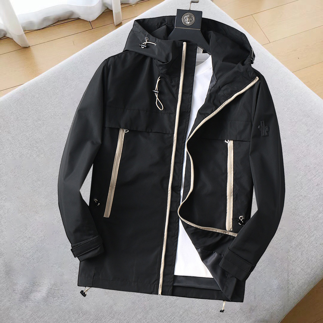 NO:124392,The new jacket and jacket for the spring of 2025 are perfect in the show, comfortable and warm, the three-standard complete colors and full and attractive, and the very outstanding design easily advances the sense of fashion. The workmanship is extremely exquisite and rigorous, and the wiring is neat and meticulous!  A masterpiece of a big-name designer!  The upper body doesn't look bloated and super handsome!  Spot code M ~ XXXL,,Moncler,jackets & coats,jackets & coats,alexander wang19860909蒙口 2025开春新款夹克外套,秀场新品品相非常完美,舒适保暖,三标齐全色泽饱满诱人,非常出彩的设计,轻松将时髦感进阶,做工极为考究严谨,走线工整细致！大牌设计师巨作！上身不显臃肿、超级帅气！现货码数M ～ XXXL,,Moncler,jackets & coats,jackets & coats,alexander wang,Men's clothing