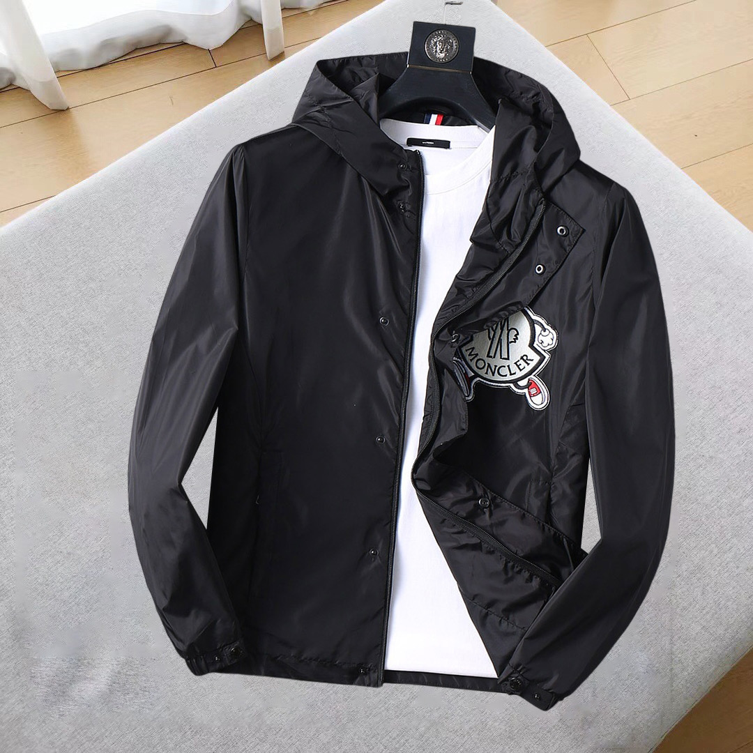 NO:124384,The new jacket and jacket for the spring of 2025 are perfect in the show, comfortable and warm, the three-standard complete colors and full and attractive, and the very outstanding design easily advances the sense of fashion. The workmanship is extremely exquisite and rigorous, and the wiring is neat and meticulous!  A masterpiece of a big-name designer!  The upper body doesn't look bloated and super handsome!  Spot code M ~ XXXL,,Moncler,jackets & coats,jackets & coats,alexander wang19860909蒙口 2025开春新款夹克外套,秀场新品品相非常完美,舒适保暖,三标齐全色泽饱满诱人,非常出彩的设计,轻松将时髦感进阶,做工极为考究严谨,走线工整细致！大牌设计师巨作！上身不显臃肿、超级帅气！现货码数M ～ XXXL,,Moncler,jackets & coats,jackets & coats,alexander wang,Men's clothing