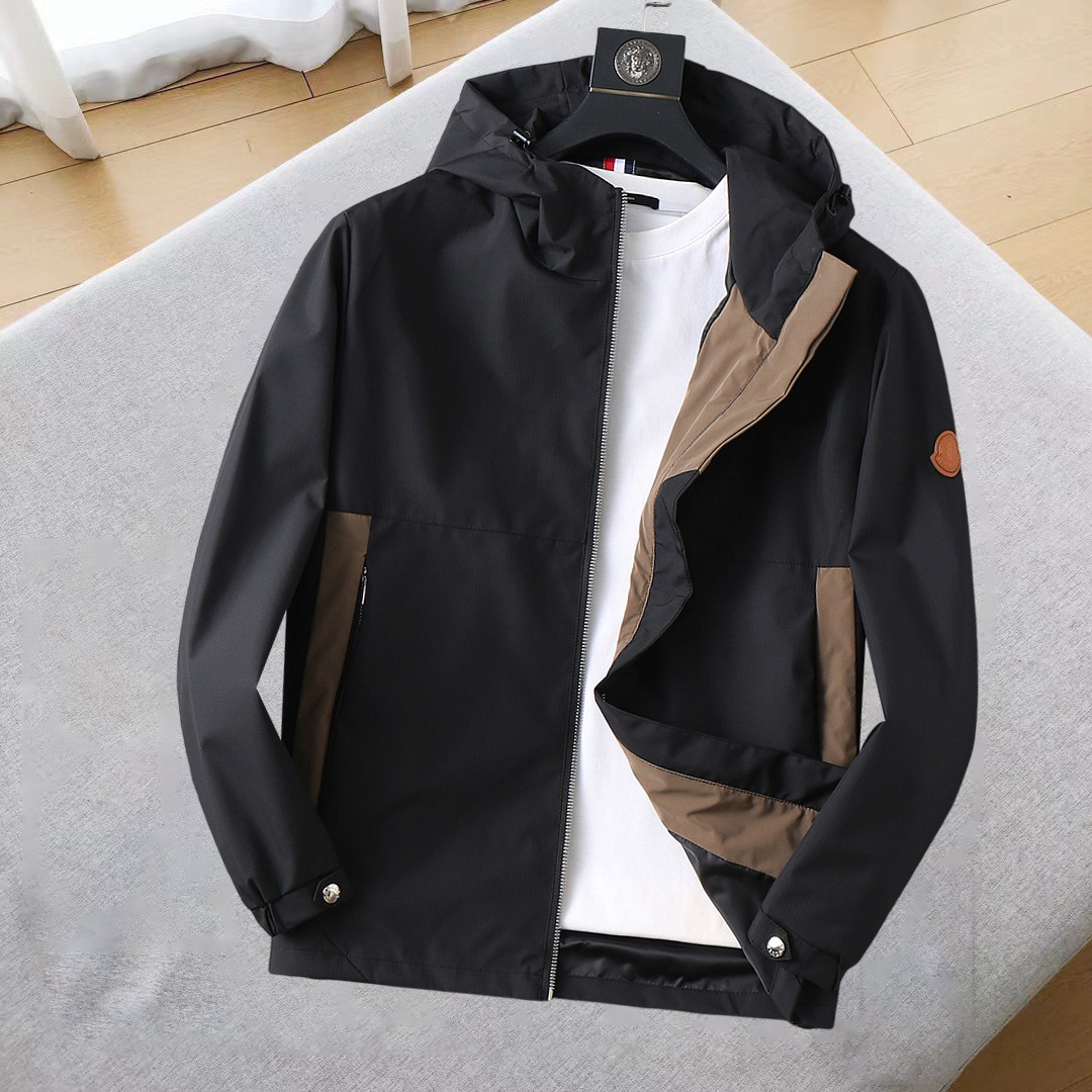 NO:124410,The new jacket and jacket for the spring of 2025 are perfect in the show, comfortable and warm, the three-standard complete colors and full and attractive, and the very outstanding design easily advances the sense of fashion. The workmanship is extremely exquisite and rigorous, and the wiring is neat and meticulous!  A masterpiece of a big-name designer!  The upper body doesn't look bloated and super handsome!  Spot code M ~ XXXL,,Moncler,jackets & coats,jackets & coats,alexander wang19860909蒙口 2025开春新款夹克外套,秀场新品品相非常完美,舒适保暖,三标齐全色泽饱满诱人,非常出彩的设计,轻松将时髦感进阶,做工极为考究严谨,走线工整细致！大牌设计师巨作！上身不显臃肿、超级帅气！现货码数M ～ XXXL,,Moncler,jackets & coats,jackets & coats,alexander wang,Men's clothing