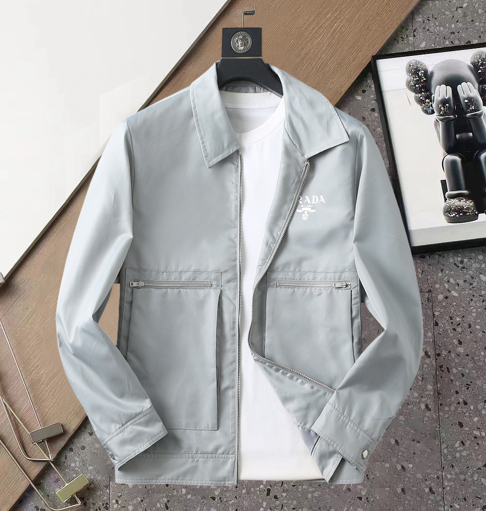 NO:510398,Prada 2025 Spring New Jacket Jacket, the new product on the show is perfect, comfortable and warm, the three standards are complete in color and full and attractive, and the very outstanding design easily advances the sense of fashion, the workmanship is extremely exquisite and rigorous, and the wiring is neat and meticulous!  A masterpiece of a big-name designer!  The upper body doesn't look bloated and super handsome!  Spot code M ~ XXXL,,prada,jackets & coats,jackets & coats,alexander wang19860909普拉达 2025开春新款夹克外套,秀场新品品相非常完美,舒适保暖,三标齐全色泽饱满诱人,非常出彩的设计,轻松将时髦感进阶,做工极为考究严谨,走线工整细致！大牌设计师巨作！上身不显臃肿、超级帅气！现货码数M ～ XXXL,,prada,jackets & coats,jackets & coats,alexander wang,Men's clothing