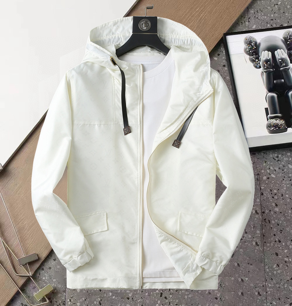 NO:510434,LV 2025 Spring New Jacket Jacket, the new product on the show is perfect, comfortable and warm, the three-standard complete colors and full and attractive, and the very outstanding design easily advances the sense of fashion. The workmanship is extremely exquisite and rigorous, and the wiring is neat and meticulous!  A masterpiece of a big-name designer!  The upper body doesn't look bloated and super handsome!  Spot code M ~ XXXL,,louis vuitton,jackets & coats,jackets & coats,alexander wang19860909LV 2025开春新款夹克外套,秀场新品品相非常完美,舒适保暖,三标齐全色泽饱满诱人,非常出彩的设计,轻松将时髦感进阶,做工极为考究严谨,走线工整细致！大牌设计师巨作！上身不显臃肿、超级帅气！现货码数M ～ XXXL,,louis vuitton,jackets & coats,jackets & coats,alexander wang,Men's clothing