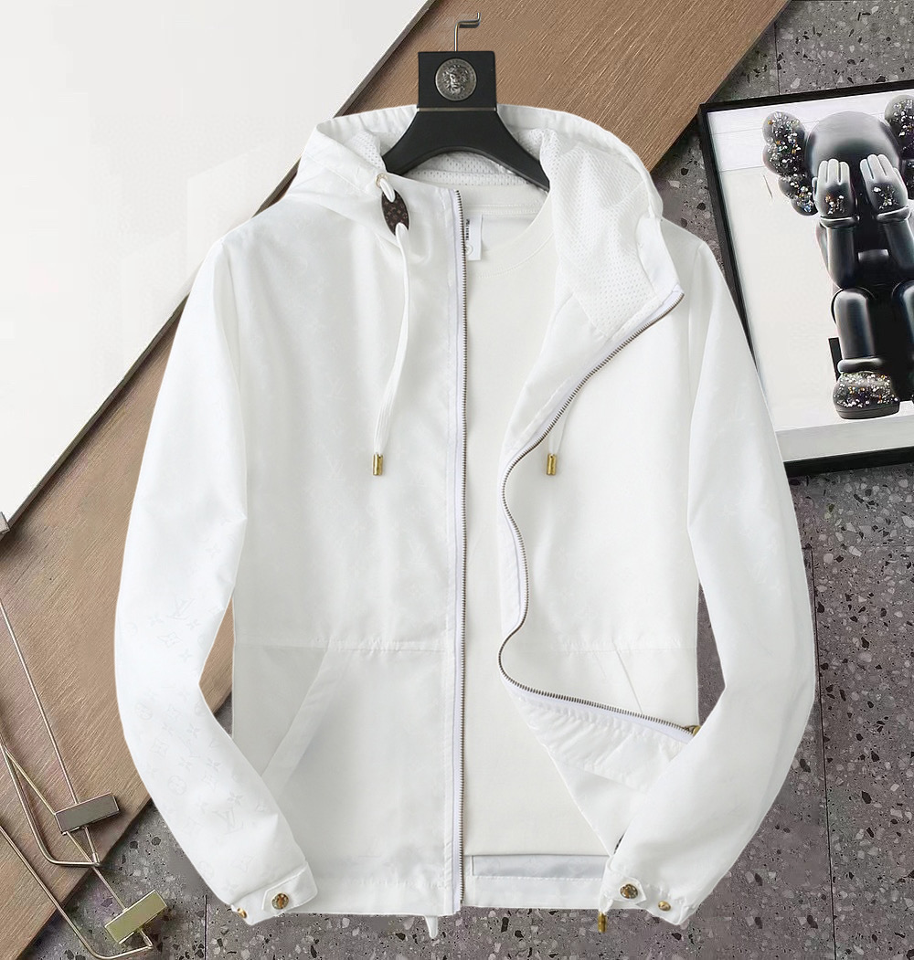 NO:510436,LV 2025 Spring New Jacket Jacket, the new product on the show is perfect, comfortable and warm, the three-standard complete colors and full and attractive, and the very outstanding design easily advances the sense of fashion. The workmanship is extremely exquisite and rigorous, and the wiring is neat and meticulous!  A masterpiece of a big-name designer!  The upper body doesn't look bloated and super handsome!  Spot code M ~ XXXL,,louis vuitton,jackets & coats,jackets & coats,alexander wang19860909LV 2025开春新款夹克外套,秀场新品品相非常完美,舒适保暖,三标齐全色泽饱满诱人,非常出彩的设计,轻松将时髦感进阶,做工极为考究严谨,走线工整细致！大牌设计师巨作！上身不显臃肿、超级帅气！现货码数M ～ XXXL,,louis vuitton,jackets & coats,jackets & coats,alexander wang,Men's clothing