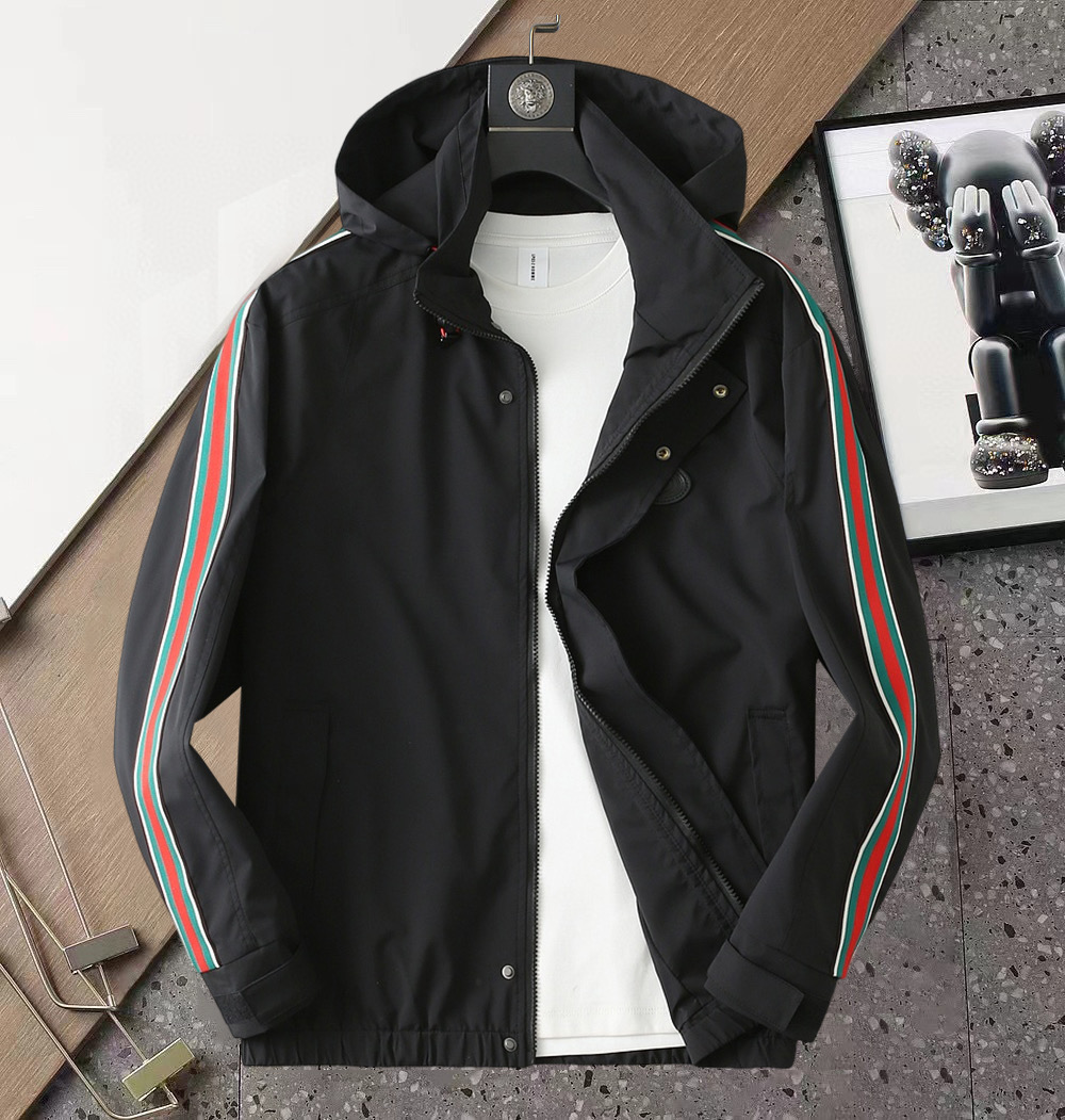 NO:510435,Guqi 2025 Spring New Jacket Jacket, the new product on the show is perfect, comfortable and warm, the three standards are complete in color and full and attractive, and the very outstanding design easily advances the sense of fashion, the workmanship is extremely exquisite and rigorous, and the wiring is neat and meticulous!  A masterpiece of a big-name designer!  The upper body doesn't look bloated and super handsome!  Spot code M ~ XXXL,,jackets & coats,jackets & coats,alexander wang19860909古奇 2025开春新款夹克外套,秀场新品品相非常完美,舒适保暖,三标齐全色泽饱满诱人,非常出彩的设计,轻松将时髦感进阶,做工极为考究严谨,走线工整细致！大牌设计师巨作！上身不显臃肿、超级帅气！现货码数M ～ XXXL,,jackets & coats,jackets & coats,alexander wang,Men's clothing