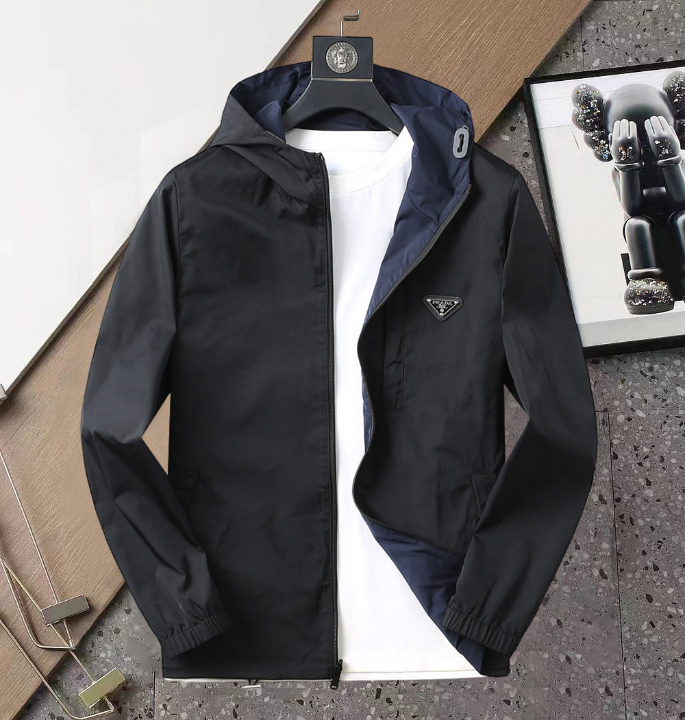 NO:510431,Prada double-sided wear, 2025 spring new jacket jacket, the new product on the show is perfect, comfortable and warm, the three-standard complete colors and full and attractive, and the very outstanding design easily advances the sense of fashion, the workmanship is extremely exquisite and rigorous, and the wiring is neat and meticulous!  A masterpiece of a big-name designer!  The upper body doesn't look bloated and super handsome!  Spot code M ~ XXXL,,prada,jackets & coats,jackets & coats,alexander wang19860909普拉达 双面穿,2025开春新款夹克外套,秀场新品品相非常完美,舒适保暖,三标齐全色泽饱满诱人,非常出彩的设计,轻松将时髦感进阶,做工极为考究严谨,走线工整细致！大牌设计师巨作！上身不显臃肿、超级帅气！现货码数M ～ XXXL,,prada,jackets & coats,jackets & coats,alexander wang,Men's clothing