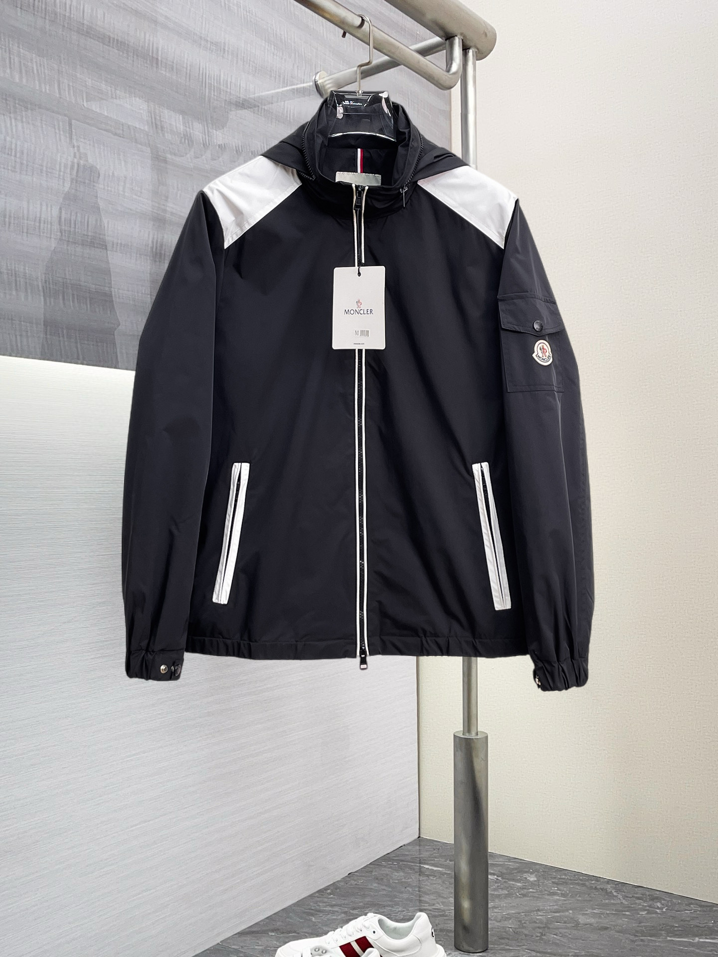 Moncler Jacket 09058
