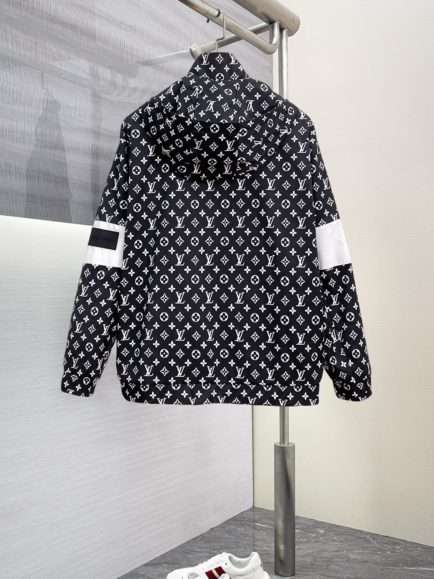 Alternative view of Louis Vuitton Jacket 09049