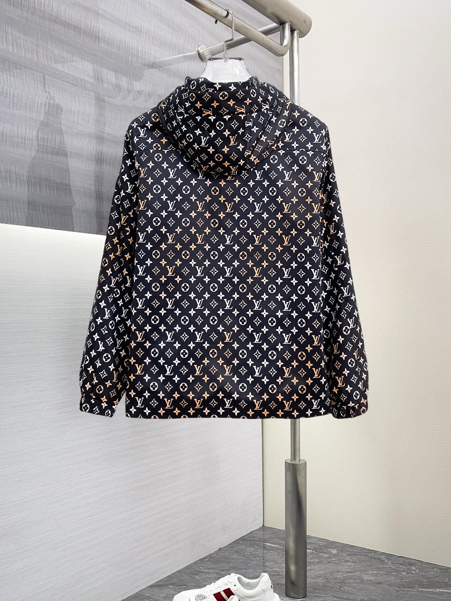 Alternative view of Louis Vuitton Jacket 09057