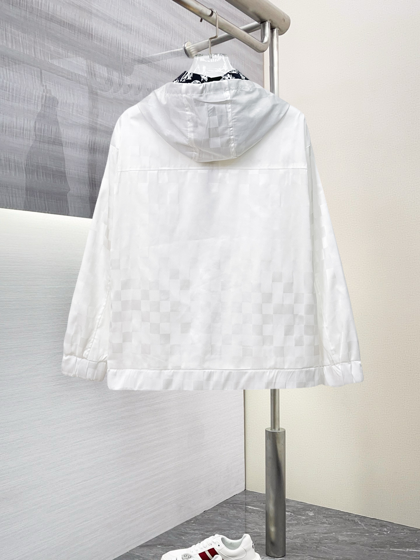 Alternative view of Louis Vuitton Jacket 09052