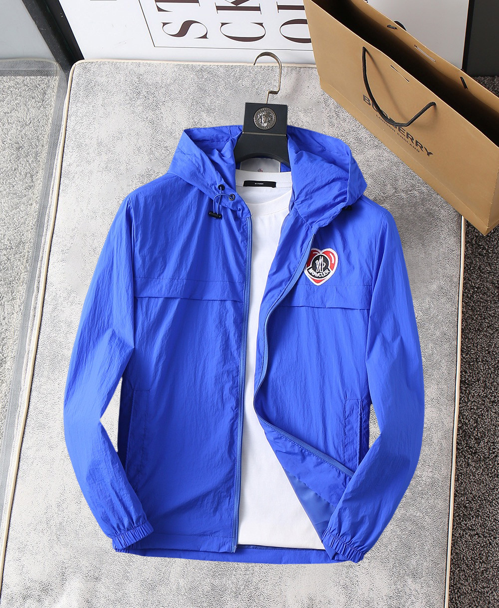 NO:761966,Mengkou 2026 new spring jacket, the new product on the show is in perfect condition, comfortable and warm, complete with three labels, full and attractive color, very outstanding design, easily upgrades the sense of fashion, the workmanship is extremely sophisticated and rigorous, and the wiring is neat and meticulous!  A masterpiece from a famous designer!  The upper body does not look bloated and is super handsome!  Available sizes M ~ XXXL,,Moncler,jackets & coats,jackets & coats,19860909蒙口 2026开春新款夹克外套,秀场新品品相非常完美,舒适保暖,三标齐全色泽饱满诱人,非常出彩的设计,轻松将时髦感进阶,做工极为考究严谨,走线工整细致！大牌设计师巨作！上身不显臃肿、超级帅气！现货码数M ～ XXXL,,Moncler,jackets & coats,jackets & coats,,Men's clothing