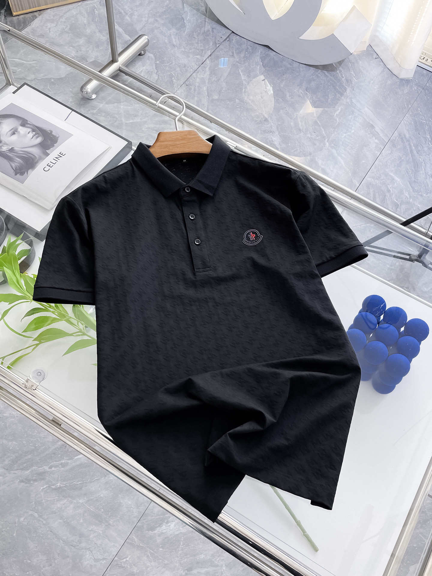 NO:449131,Mask, high-end business, white-collar workers, must-have items for individuals in the unit!  Seizure-free pressed gel ice silk casual business short-sleeved Polo, technology fabric, ice silk traceless, very good body feel, smooth feel and great texture!  Good elasticity, no sense of restraint, the fabric has its own breathable mesh, moisture absorption and sweating, quick drying and keeping it dry, small lapel placket-breasted design, showing a straight posture, not soft pedal, simple style, can be used for business and leisure, highly recommended!  High-elastic ice silk, the touch is as smooth as jade silk, clean and neat, and elegant and gentlemanly. The high-end materials are the key to the fabric, the quality control must be used. The feel is extremely delicate and smooth, the fabric has a good gloss and upper body skeleton feel, so we can greet mature and quality men's clothing!  Sweat in summer and dry instantly, a brand new experience Business commuting and leisure M-4XL, Moncler, T-shirt, alexander wang19860909蒙口 高端商务 白领 单位人士必入单品！ 无痕压胶冰丝休闲商务短袖Polo,科技面料,冰丝无痕,体感非常棒,手感顺滑质感很棒！弹性好,无任何束缚感,面料自带透气网孔,吸湿排汗,速干保持干爽,小翻领门襟排扣设计,展露挺拔姿态,不软踏,简约款式,商务休闲都可驾驭,强烈推荐！高弹冰丝,触感堪比玉蚕丝一样丝滑,干净利落,儒雅绅士风度.高级材质,重点就是面料上,品控的必上,手感极其细腻光滑,面料光泽感和上身骨架感好,打招成熟品质男装！夏天出汗秒干,全新体验 商务通勤休闲 M-4XL,,Moncler,T-shirt,alexander wang,Men's clothing