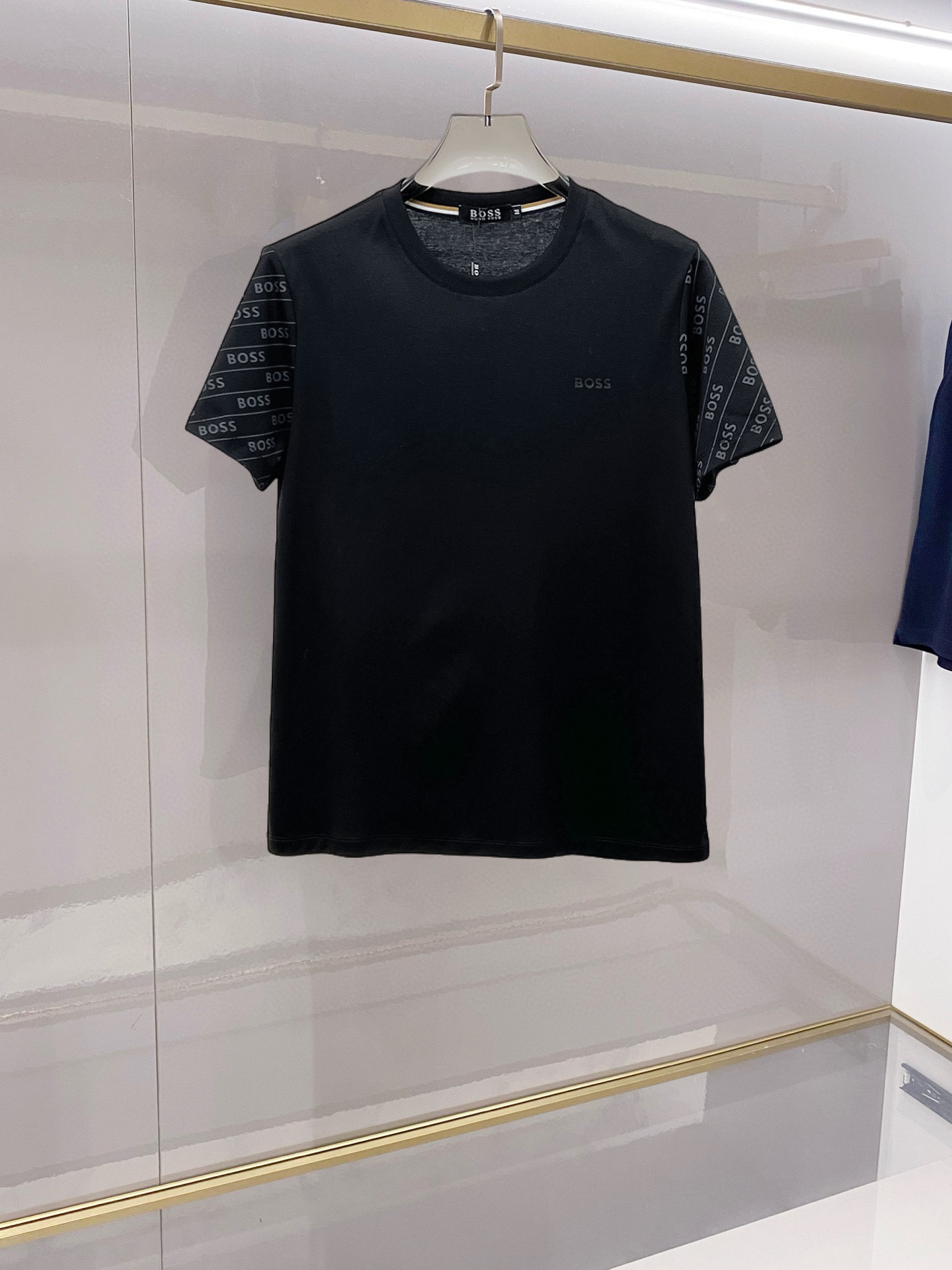 Alternative view of T-Shirt 03201