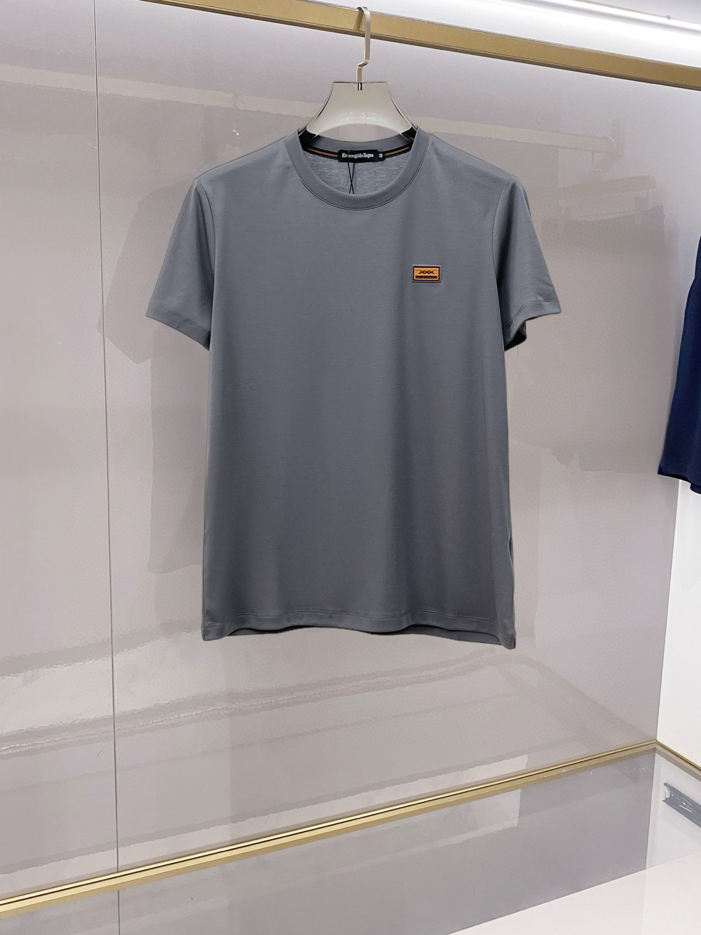 Alternative view of T-Shirt 03180