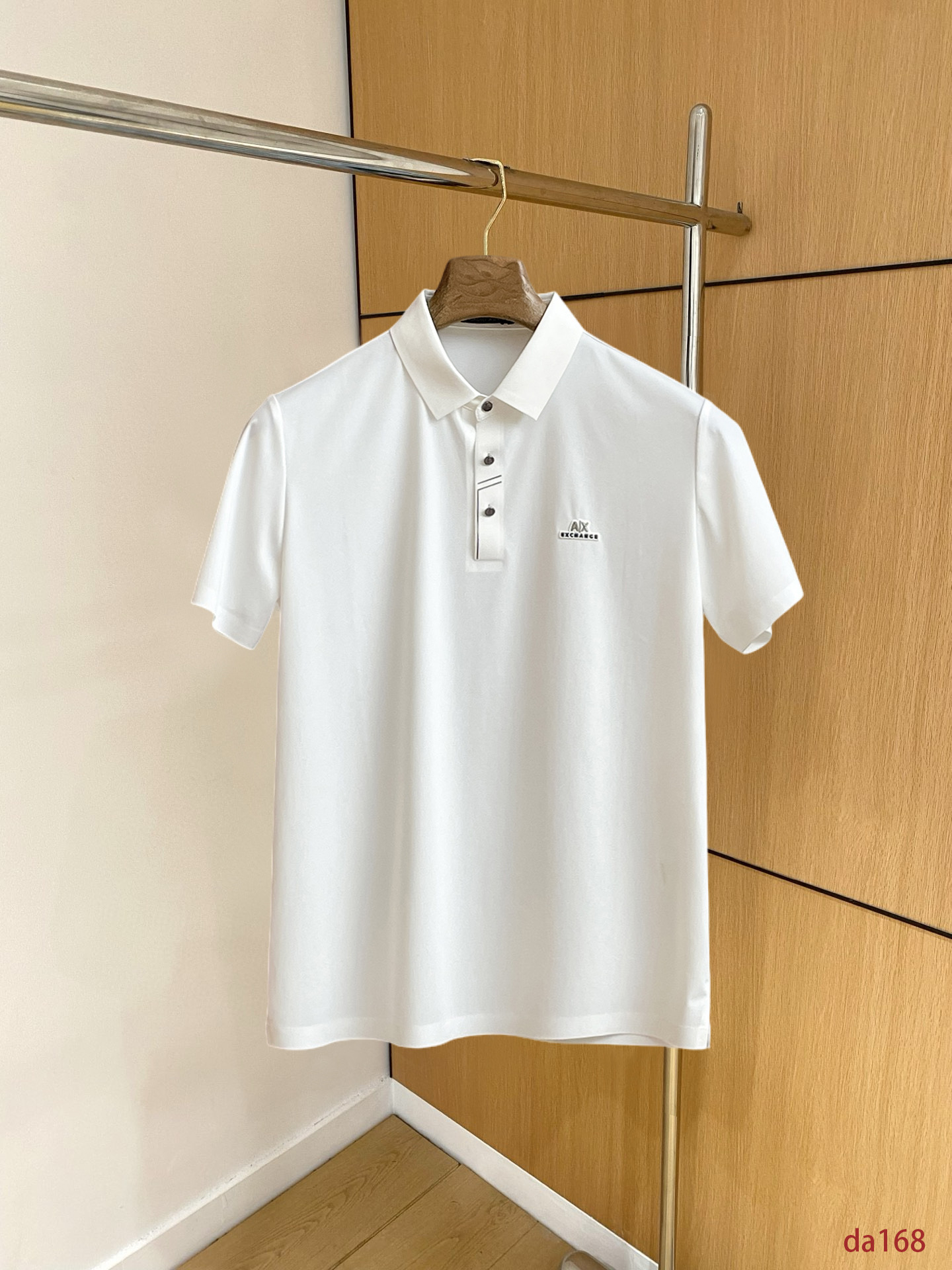NO:439538,Armani High-end Business White-collar workers are a must-have item for individuals in the unit!  Seizure-free pressed gel ice silk casual business short-sleeved Polo, technology fabric, ice silk traceless, very good body feel, smooth feel and great texture!  Good elasticity, no sense of restraint, the fabric has its own breathable mesh, moisture absorption and sweating, quick drying and keeping it dry, small lapel placket-breasted design, showing a straight posture, not soft pedal, simple style, can be used for business and leisure, highly recommended!  High-elastic ice silk, the touch is as smooth as jade silk, clean and neat, and elegant and gentlemanly. The high-end materials are the key to the fabric, the quality control must be used. The feel is extremely delicate and smooth, the fabric has a good gloss and upper body skeleton feel, so we can greet mature and quality men's clothing!  Sweat in summer and dry instantly, a brand new experience Business commuting and leisure M-4XL, Armani, T-shirt, alexander wang19860909阿玛尼 高端商务 白领 单位人士必入单品！ 无痕压胶冰丝休闲商务短袖Polo,科技面料,冰丝无痕,体感非常棒,手感顺滑质感很棒！弹性好,无任何束缚感,面料自带透气网孔,吸湿排汗,速干保持干爽,小翻领门襟排扣设计,展露挺拔姿态,不软踏,简约款式,商务休闲都可驾驭,强烈推荐！高弹冰丝,触感堪比玉蚕丝一样丝滑,干净利落,儒雅绅士风度.高级材质,重点就是面料上,品控的必上,手感极其细腻光滑,面料光泽感和上身骨架感好,打招成熟品质男装！夏天出汗秒干,全新体验 商务通勤休闲 M-4XL,,armani,T-shirt,alexander wang,Men's clothing