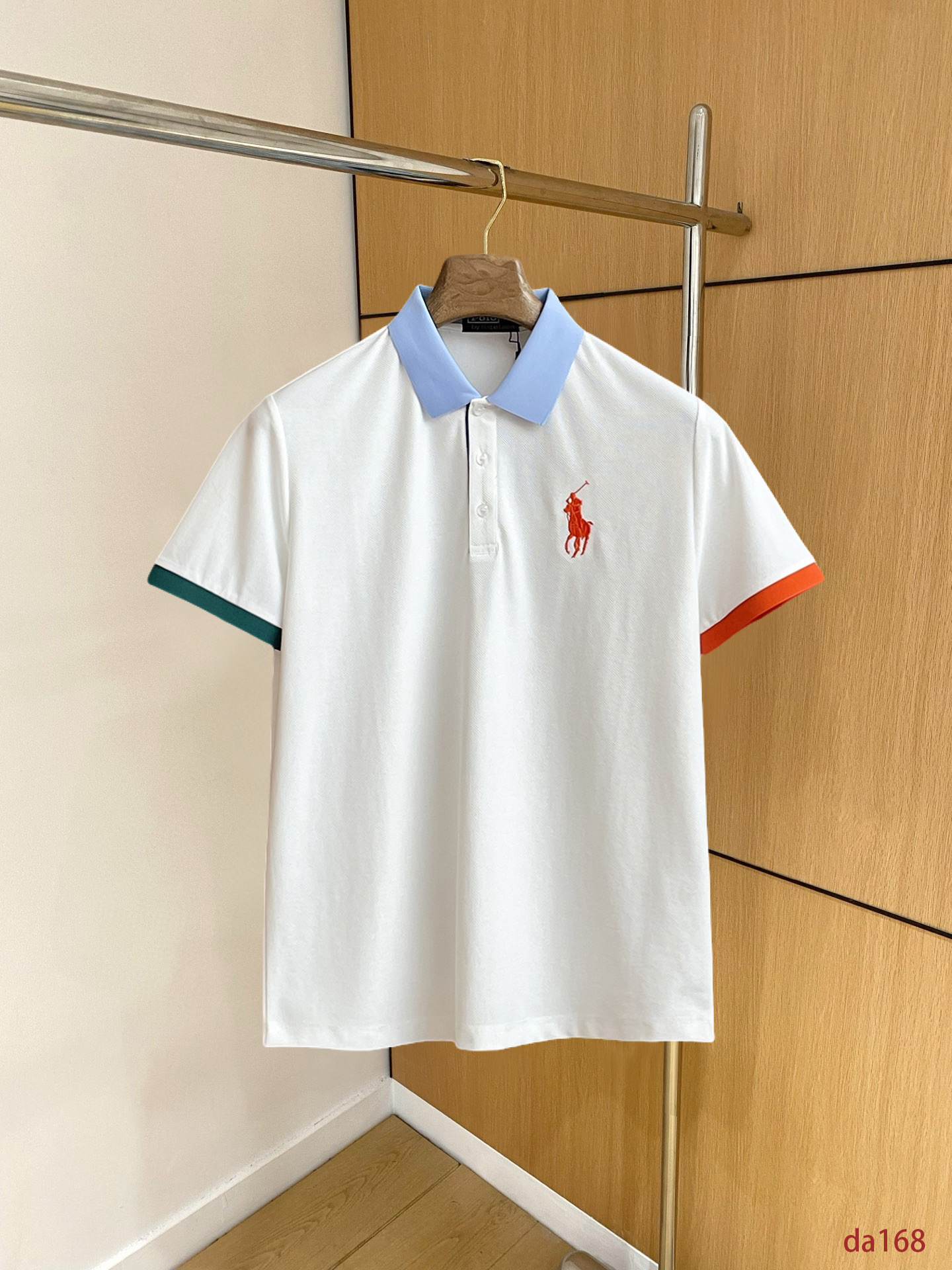 NO:439520,Paul High-end Business White-collar workers are a must-have item for individuals in the unit!  Seizure-free pressed gel ice silk casual business short-sleeved Polo, technology fabric, ice silk traceless, very good body feel, smooth feel and great texture!  Good elasticity, no sense of restraint, the fabric has its own breathable mesh, moisture absorption and sweating, quick drying and keeping it dry, small lapel placket-breasted design, showing a straight posture, not soft pedal, simple style, can be used for business and leisure, highly recommended!  High-elastic ice silk, the touch is as smooth as jade silk, clean and neat, and elegant and gentlemanly. The high-end materials are the key to the fabric, the quality control must be used. The feel is extremely delicate and smooth, the fabric has a good gloss and upper body skeleton feel, so we can greet mature and quality men's clothing!  Sweat in summer and dry instantly, a brand new experience Business commuting and leisure M-4XL, T-shirt, alexander wang19860909保罗 高端商务 白领 单位人士必入单品！ 无痕压胶冰丝休闲商务短袖Polo,科技面料,冰丝无痕,体感非常棒,手感顺滑质感很棒！弹性好,无任何束缚感,面料自带透气网孔,吸湿排汗,速干保持干爽,小翻领门襟排扣设计,展露挺拔姿态,不软踏,简约款式,商务休闲都可驾驭,强烈推荐！高弹冰丝,触感堪比玉蚕丝一样丝滑,干净利落,儒雅绅士风度.高级材质,重点就是面料上,品控的必上,手感极其细腻光滑,面料光泽感和上身骨架感好,打招成熟品质男装！夏天出汗秒干,全新体验 商务通勤休闲 M-4XL,,T-shirt,alexander wang,Men's clothing