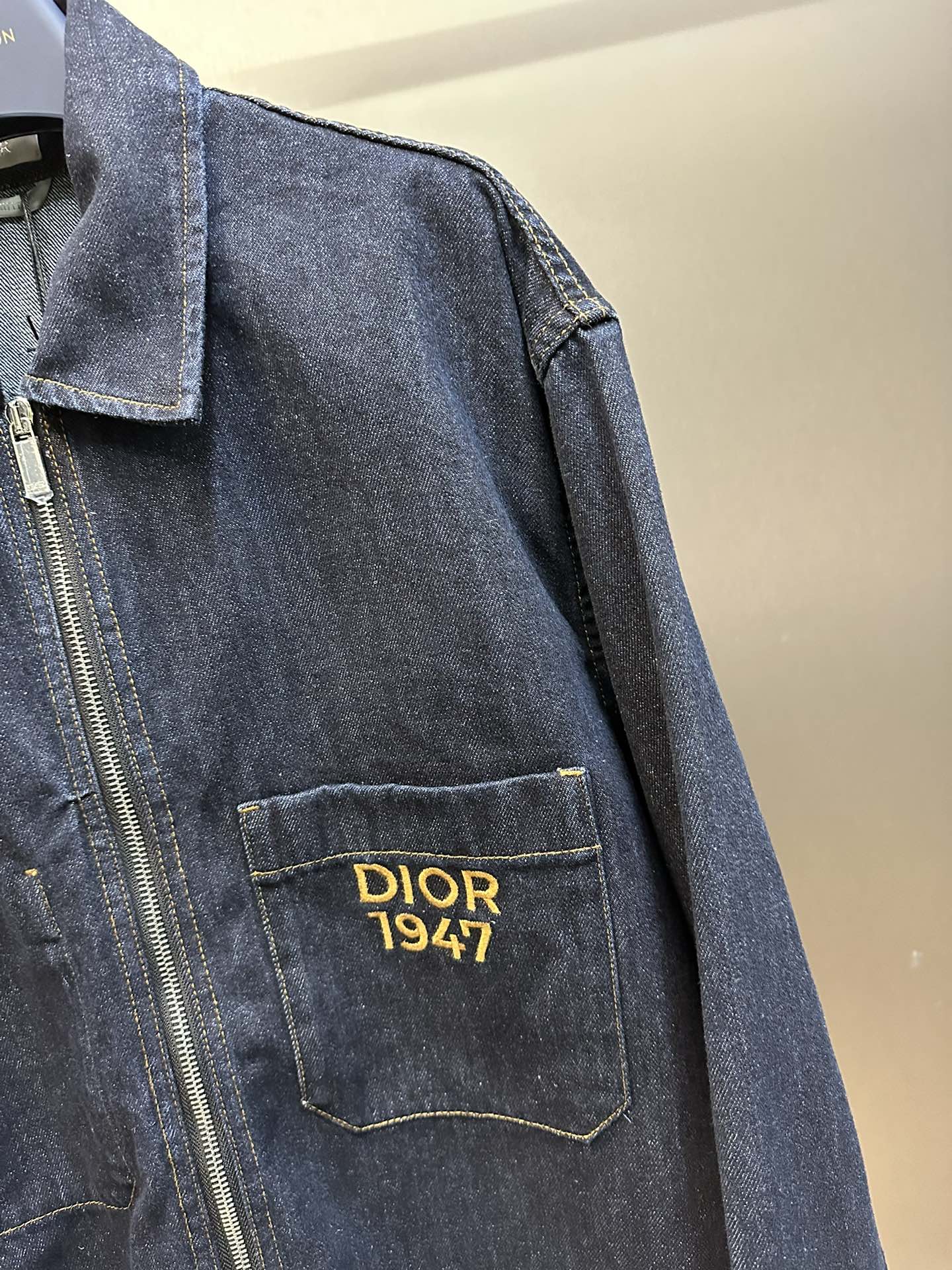 Dior 迪奥1947拉链短夹克 3