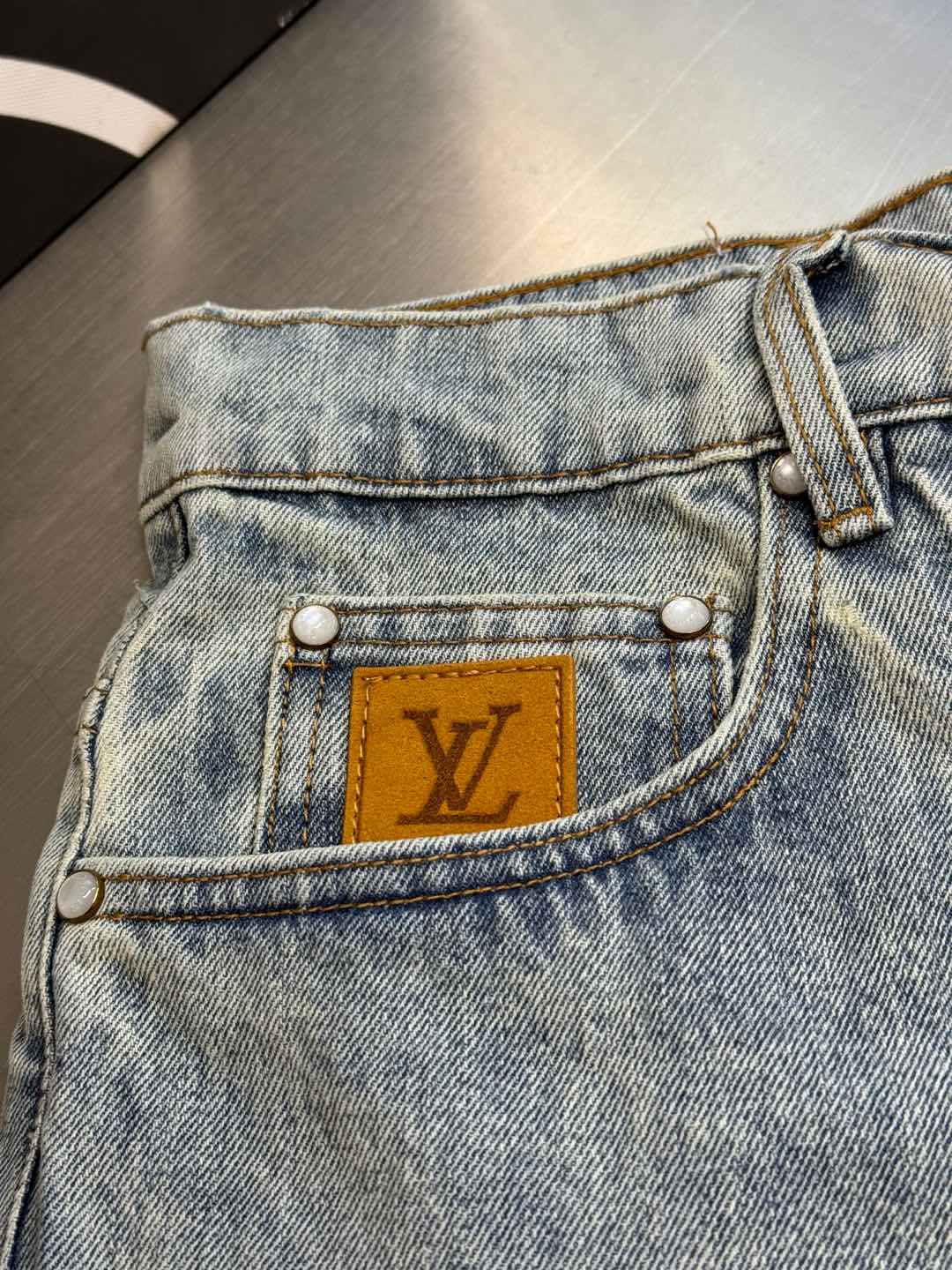 루이비통 남성 바지 136501 Louis Vuitton Pants 썸네일 이미지