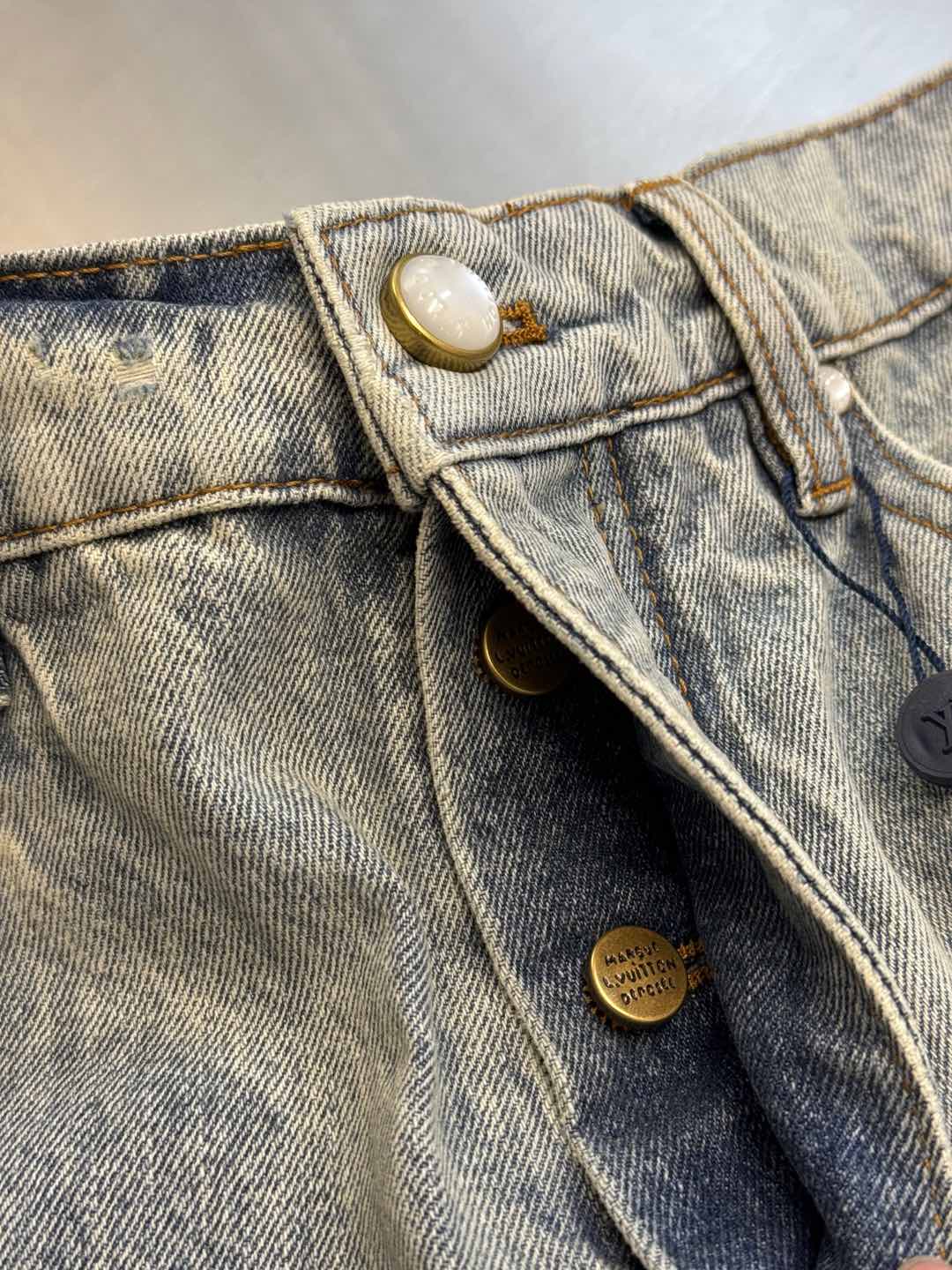 루이비통 남성 바지 136501 Louis Vuitton Pants 썸네일 이미지