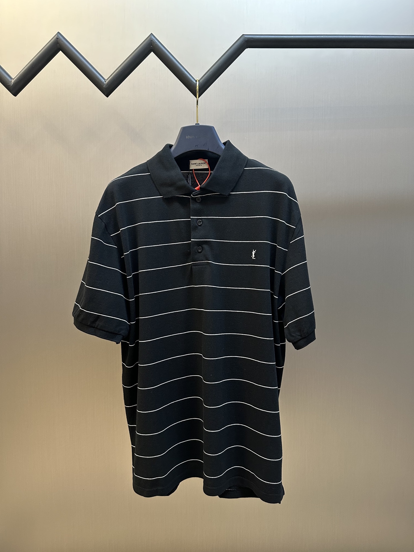 Polo con rayas y bordado del logotipo de SaintLaurent, piqué de algodón a rayas personalizado, transpirable y…
