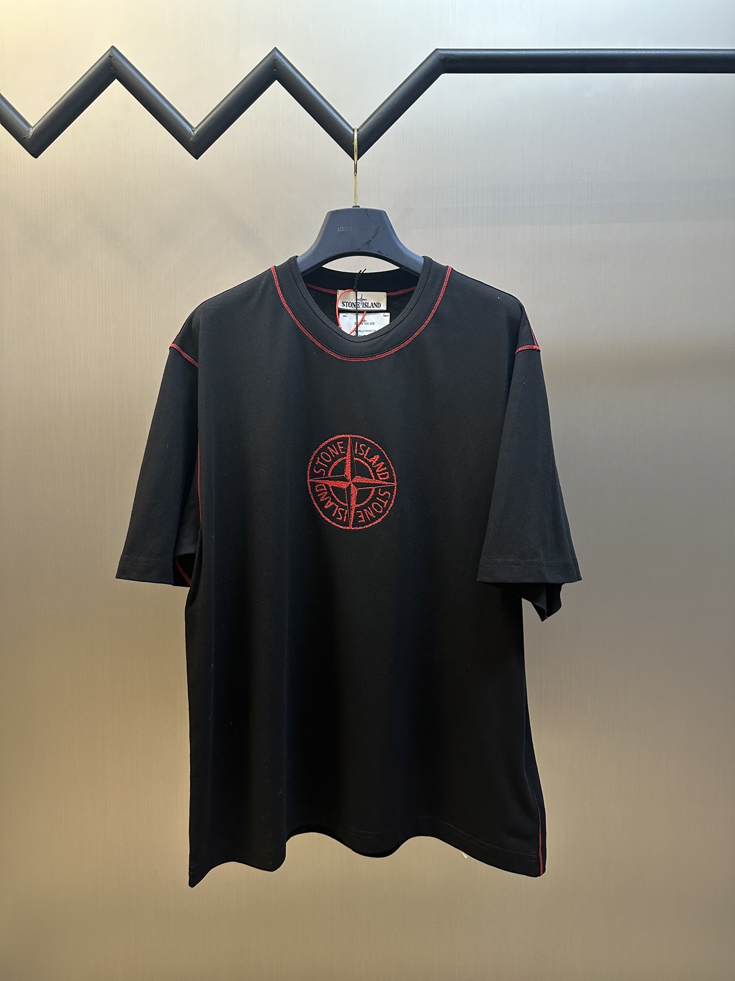 Stonelsland insignia bordada manga corta, personalizado elegante negro seda algodón lino tejido liso, en el p…