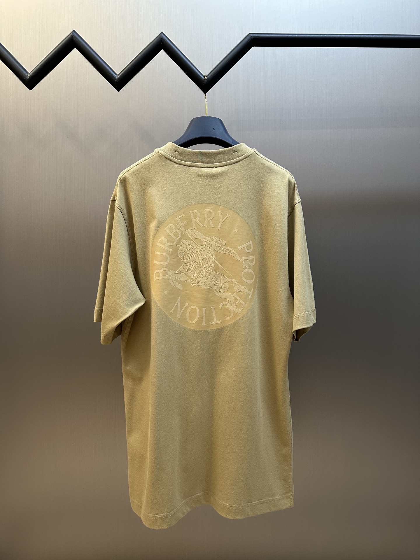 Burberry Round Neck Short Sleeve T-Shirt With Equestrian Knight Design 4 i1743621527799 7668 0 3