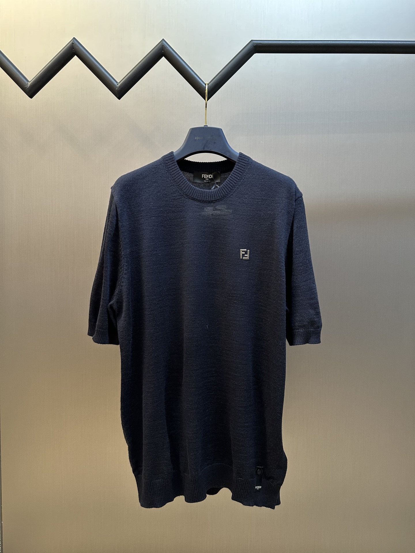FENDI hardware double F logo knitted short sleeve. Made of 35% luxurious soft cotton wool blend fabric, knitted with 14…