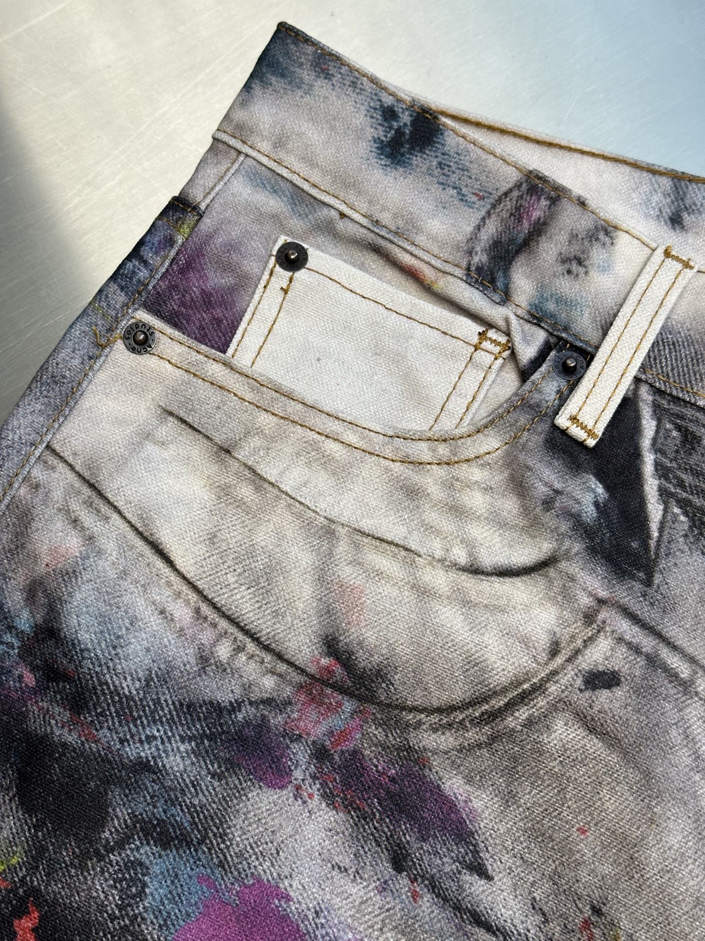 Unique 3D Printed Acne Jeans in Various Sizes - 图片 6
