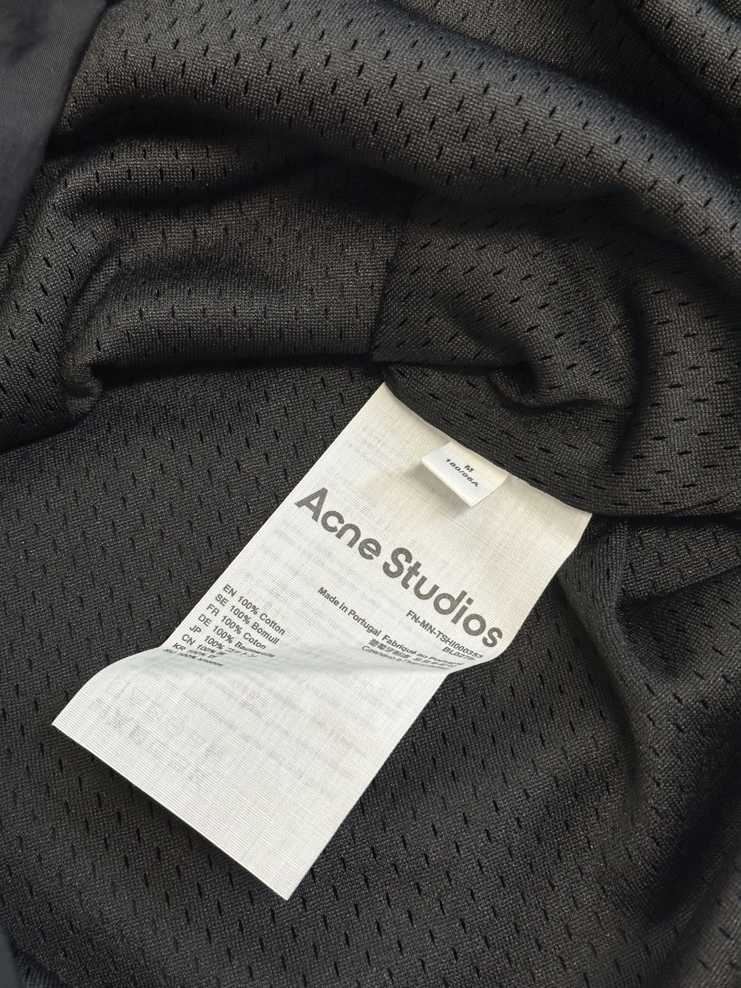Acne Studios X Kappa Logo Shorts: Customized Silk Fabric with Dynamic Design - 图片 9