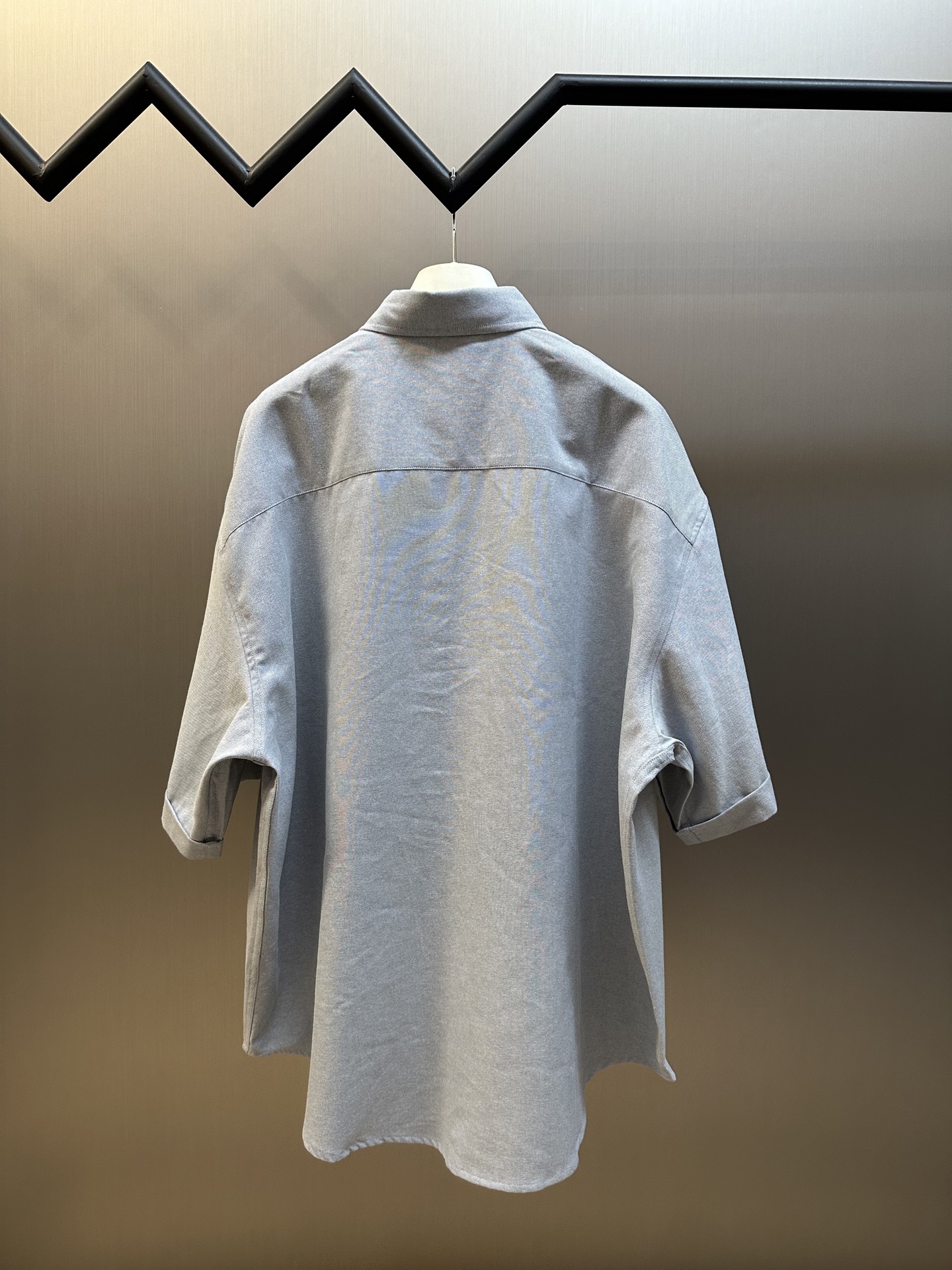 Ami Paris Red Heart Oxford Shirt: Precision Embroidery and Artistic Customization - 图片 4