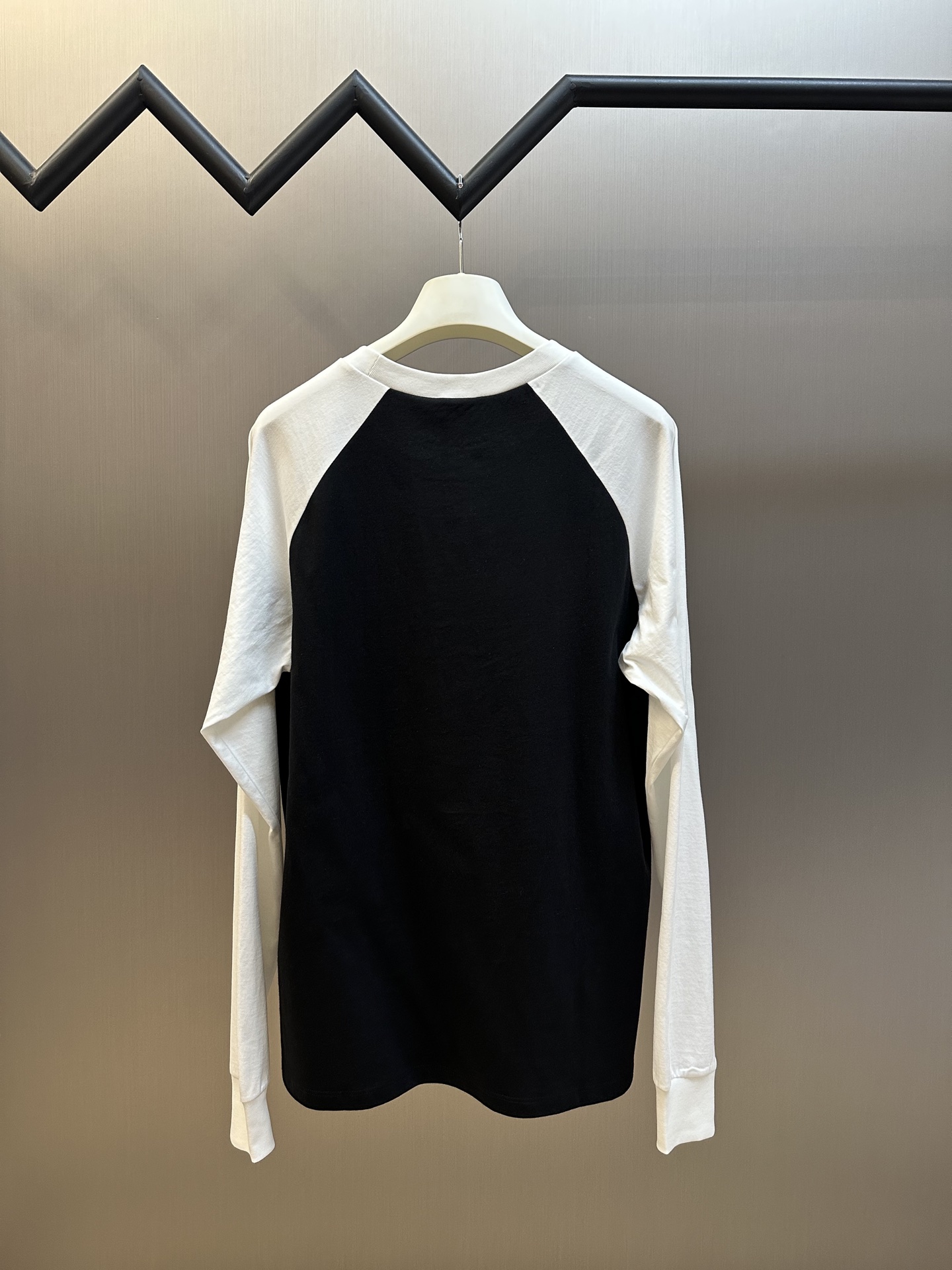 CELINE Selin Long-Sleeved T-Shirt in 100% Pure Cotton with University Stamp - 图片 4