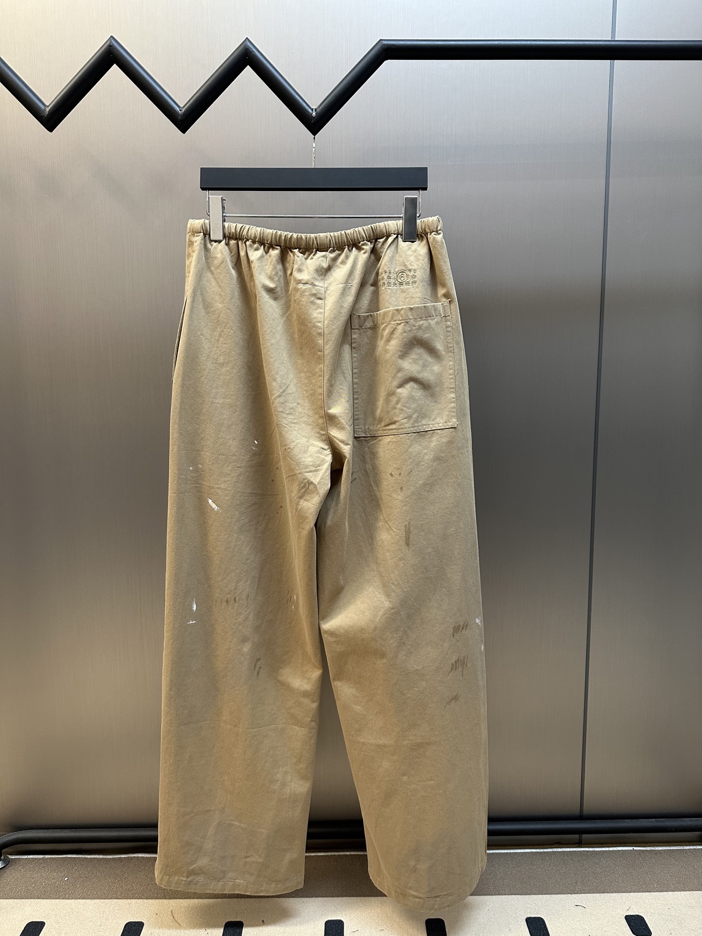 Maison Margiela Tweezers: Customized Cotton Thongs with Unique Beauty and Artistic Details - 图片 3