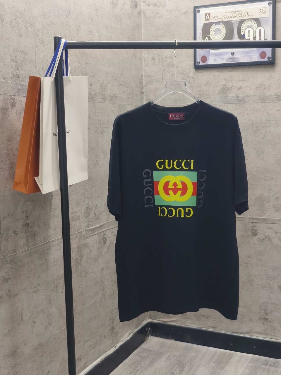 P95🌈 GU*Gucci Camiseta clásica con logo de letras. Tejido personalizado de algodón 100% de 32 cabos, doble hilo, compa…